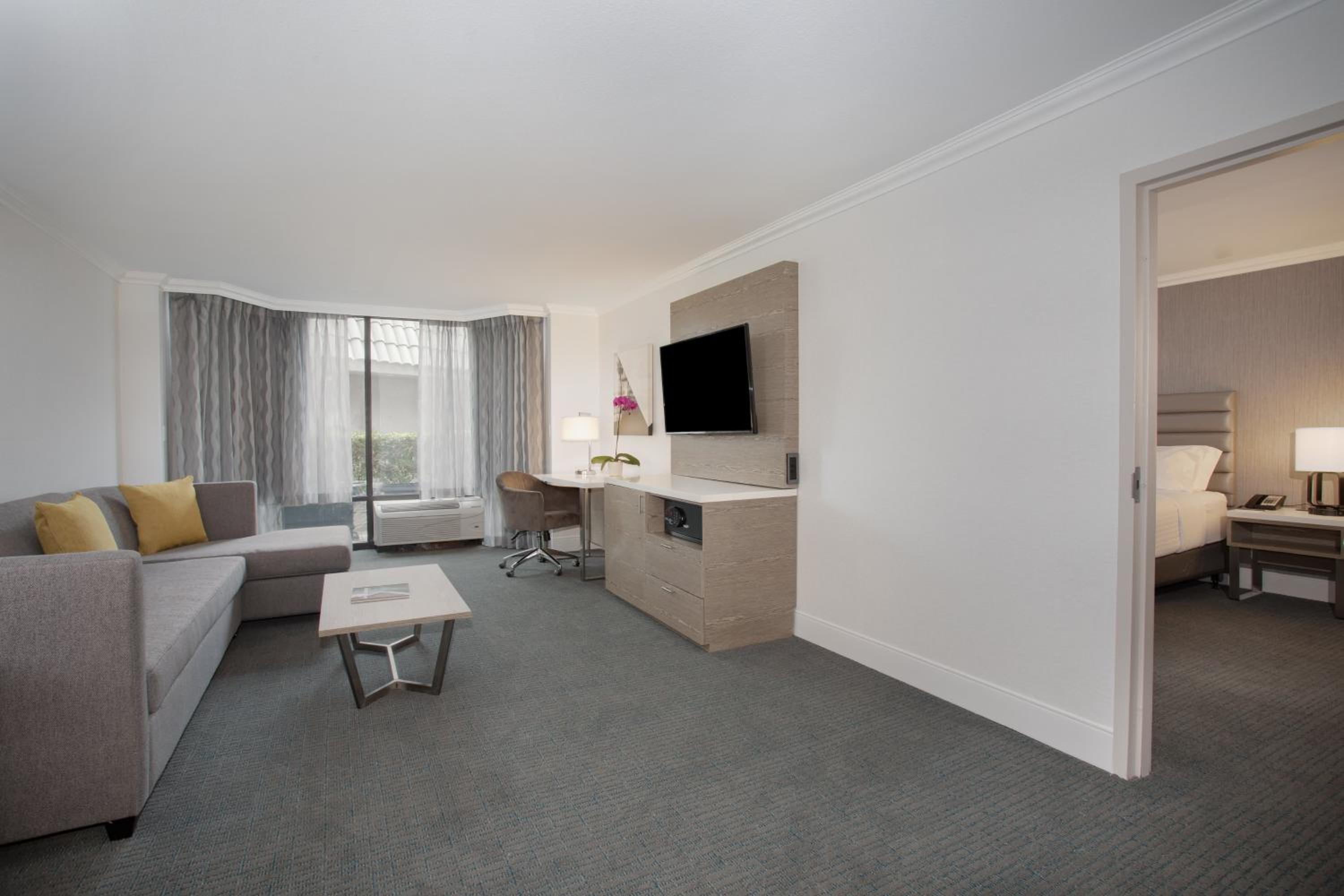Crowne Plaza Costa Mesa Orange County, an IHG Hotel - Property Image 16