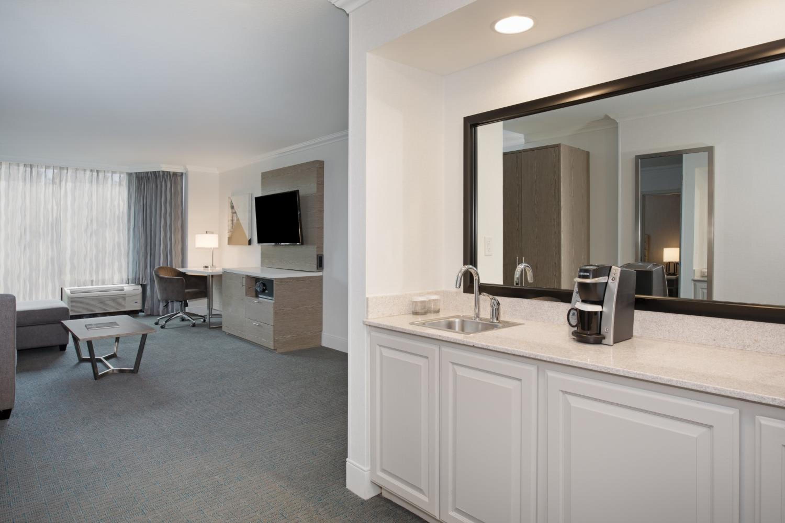 Crowne Plaza Costa Mesa Orange County, an IHG Hotel - Property Image 21