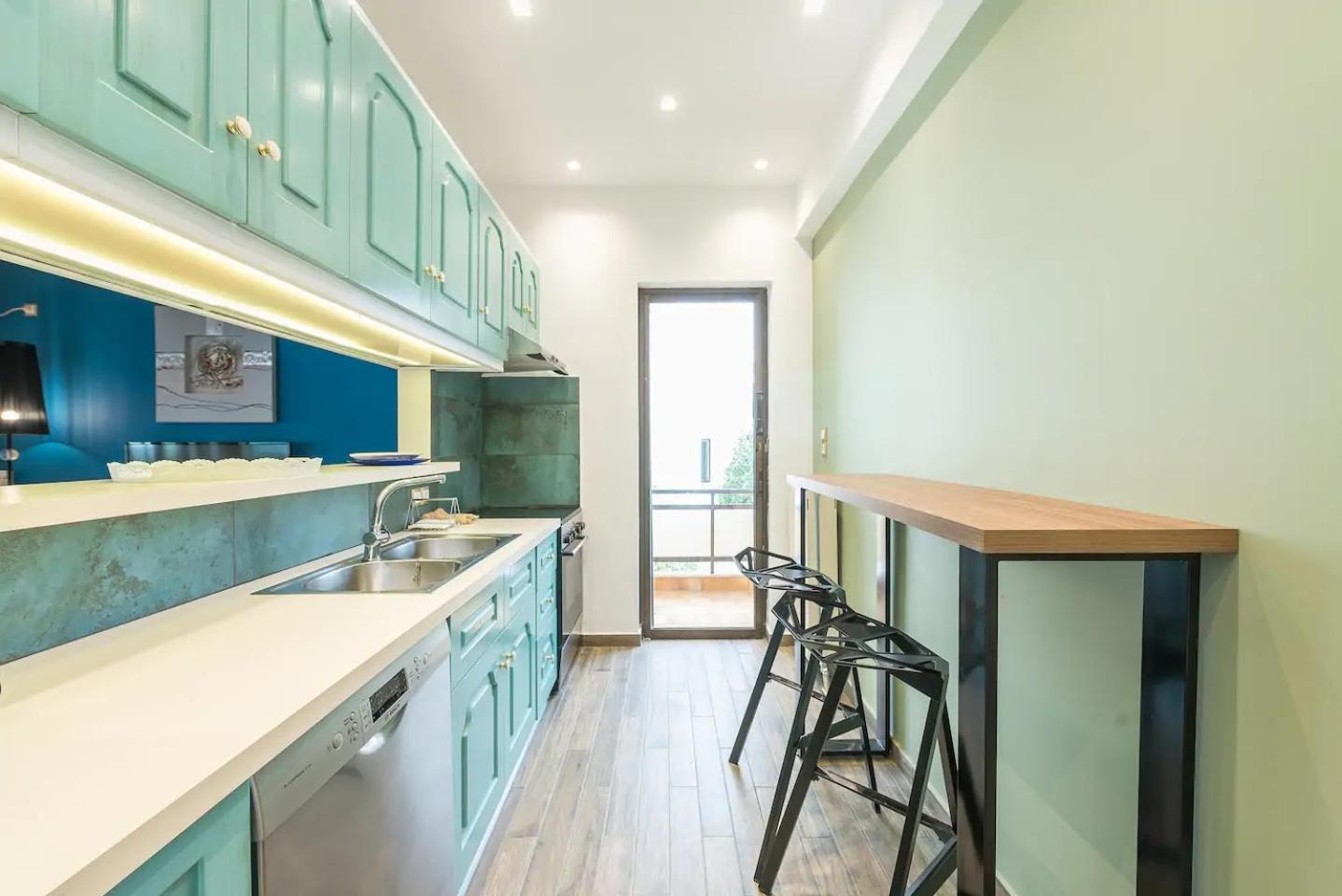 Glyfada Glass-Walled Designed Apt 1Gbps