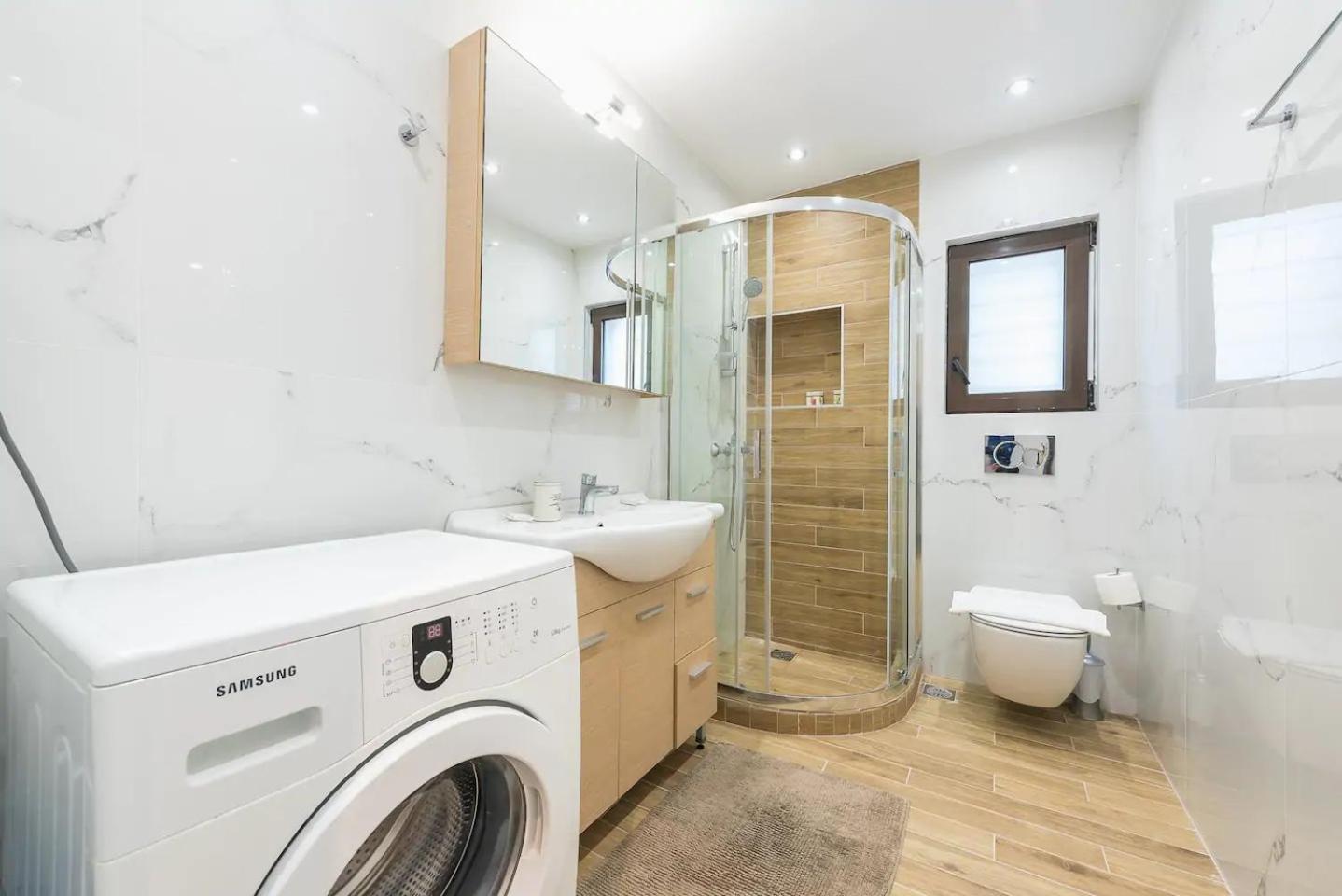 Glyfada Glass-Walled Designed Apt 1Gbps
