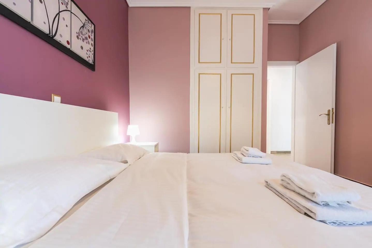 Glyfada Glass-Walled Designed Apt 1Gbps