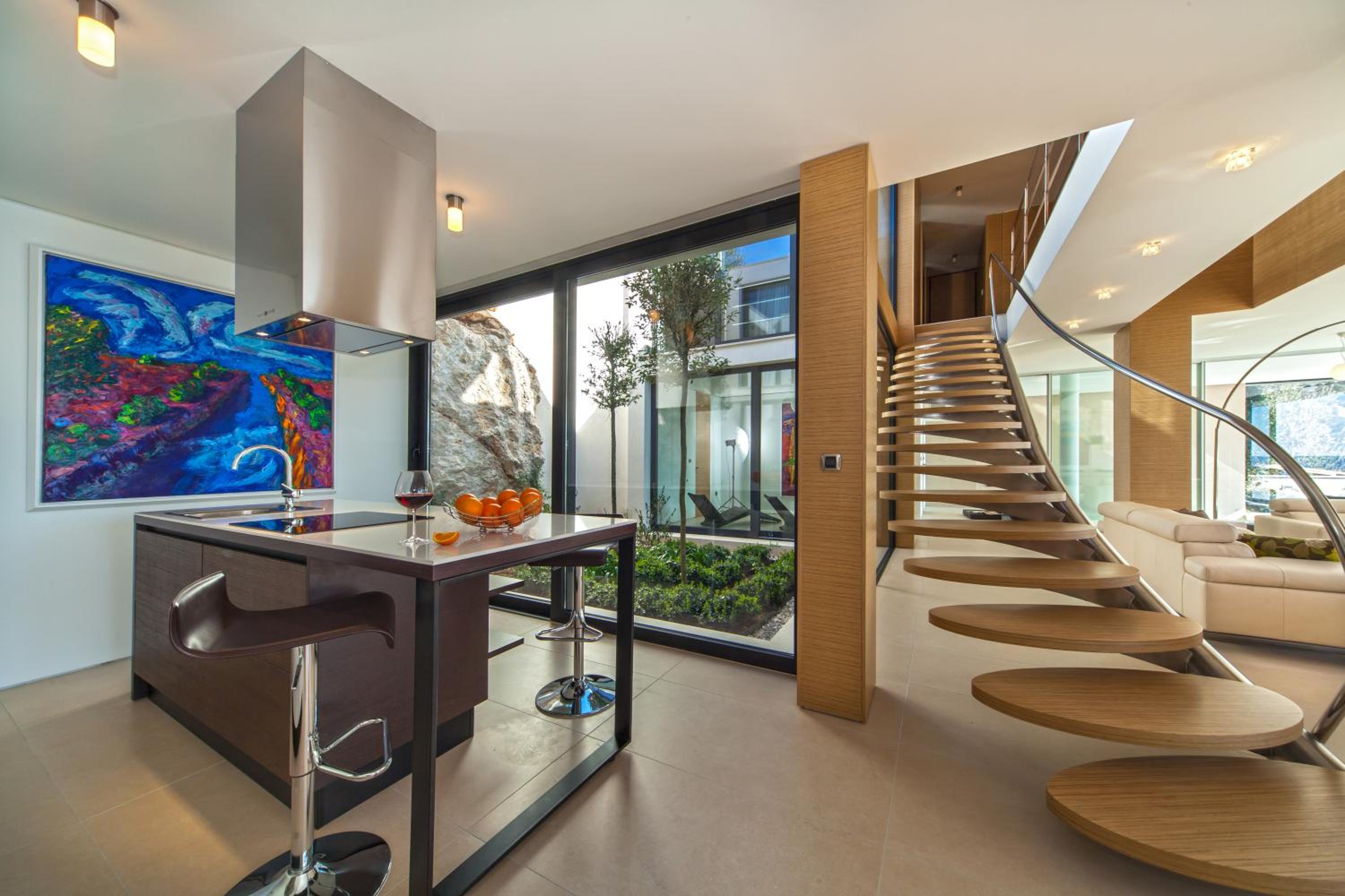 Golden Rays Luxury Villas & Apartments