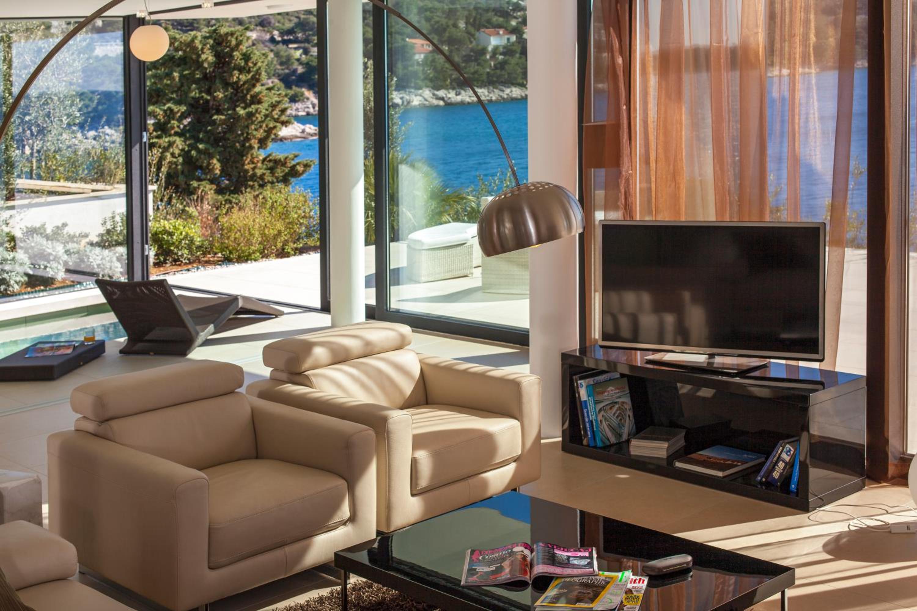 Golden Rays Luxury Villas & Apartments