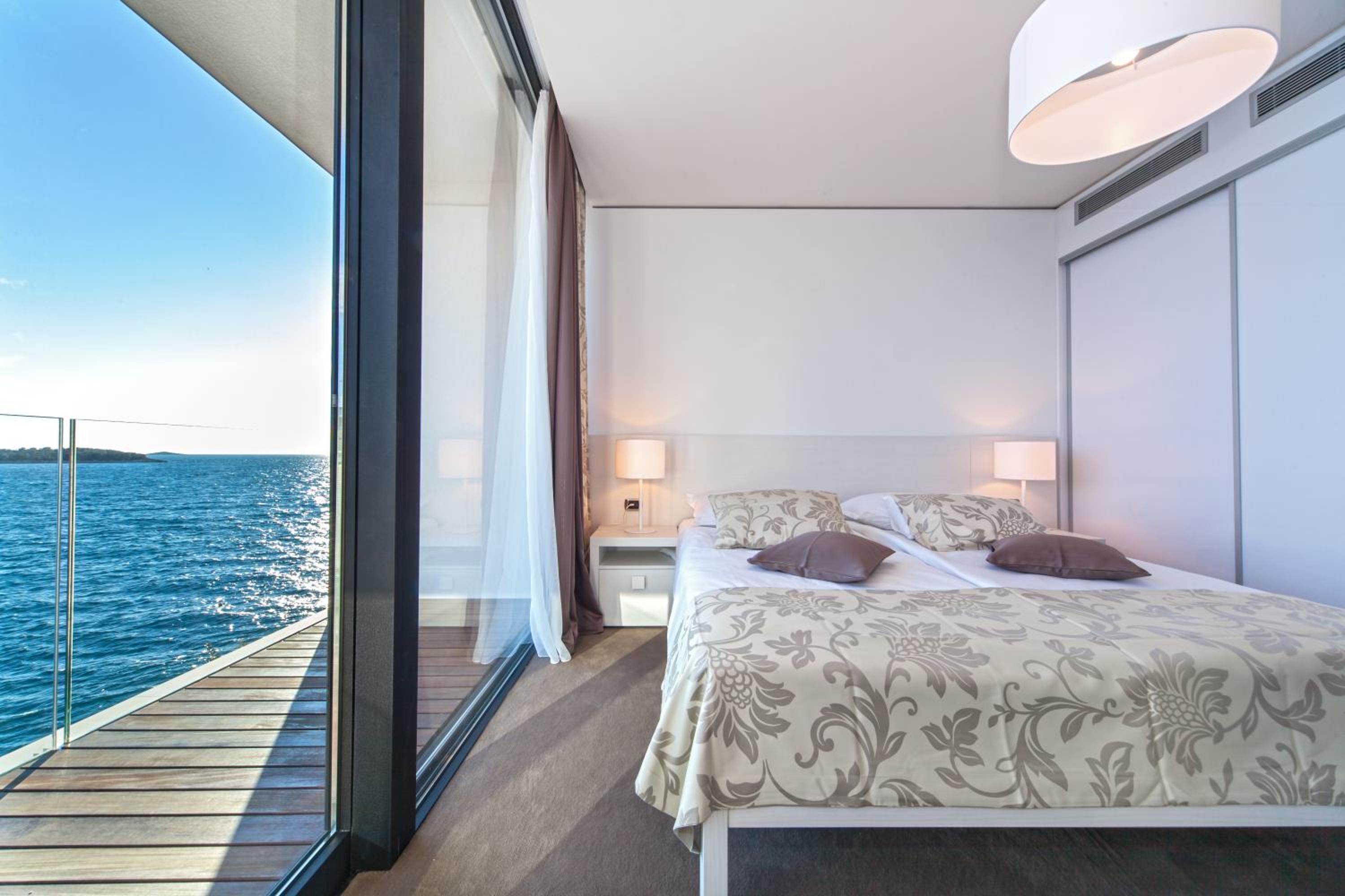 Golden Rays Luxury Villas & Apartments