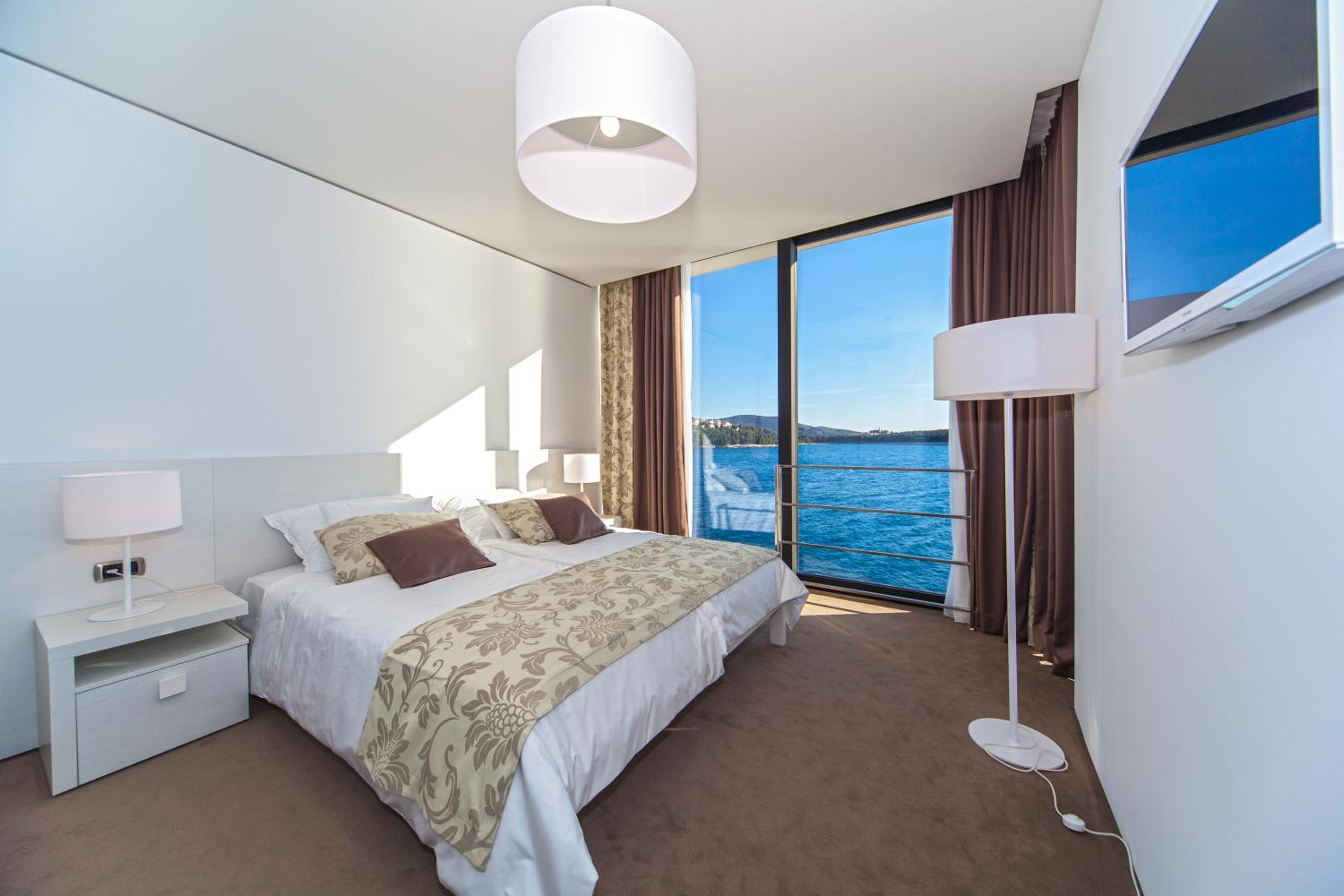 Golden Rays Luxury Villas & Apartments