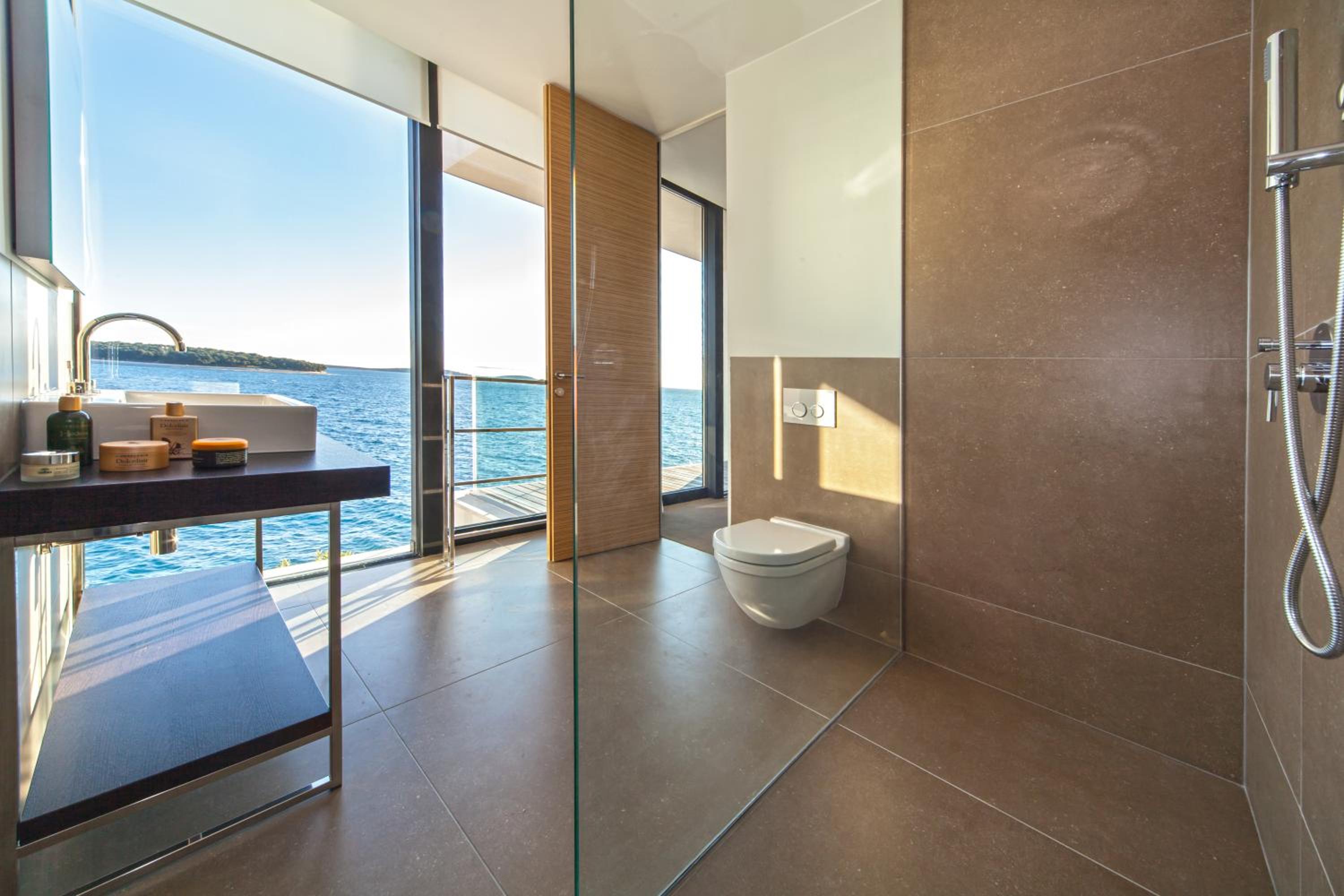 Golden Rays Luxury Villas & Apartments