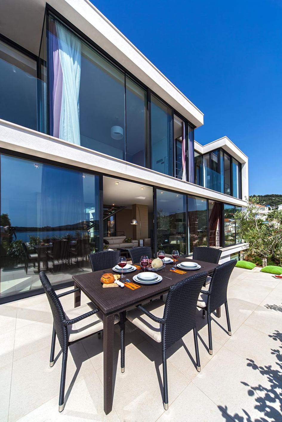 Golden Rays Luxury Villas & Apartments