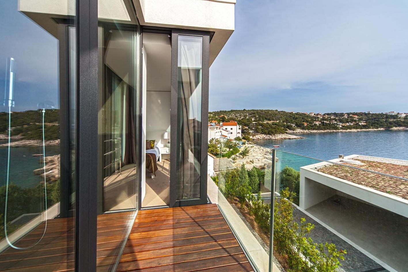 Golden Rays Luxury Villas & Apartments