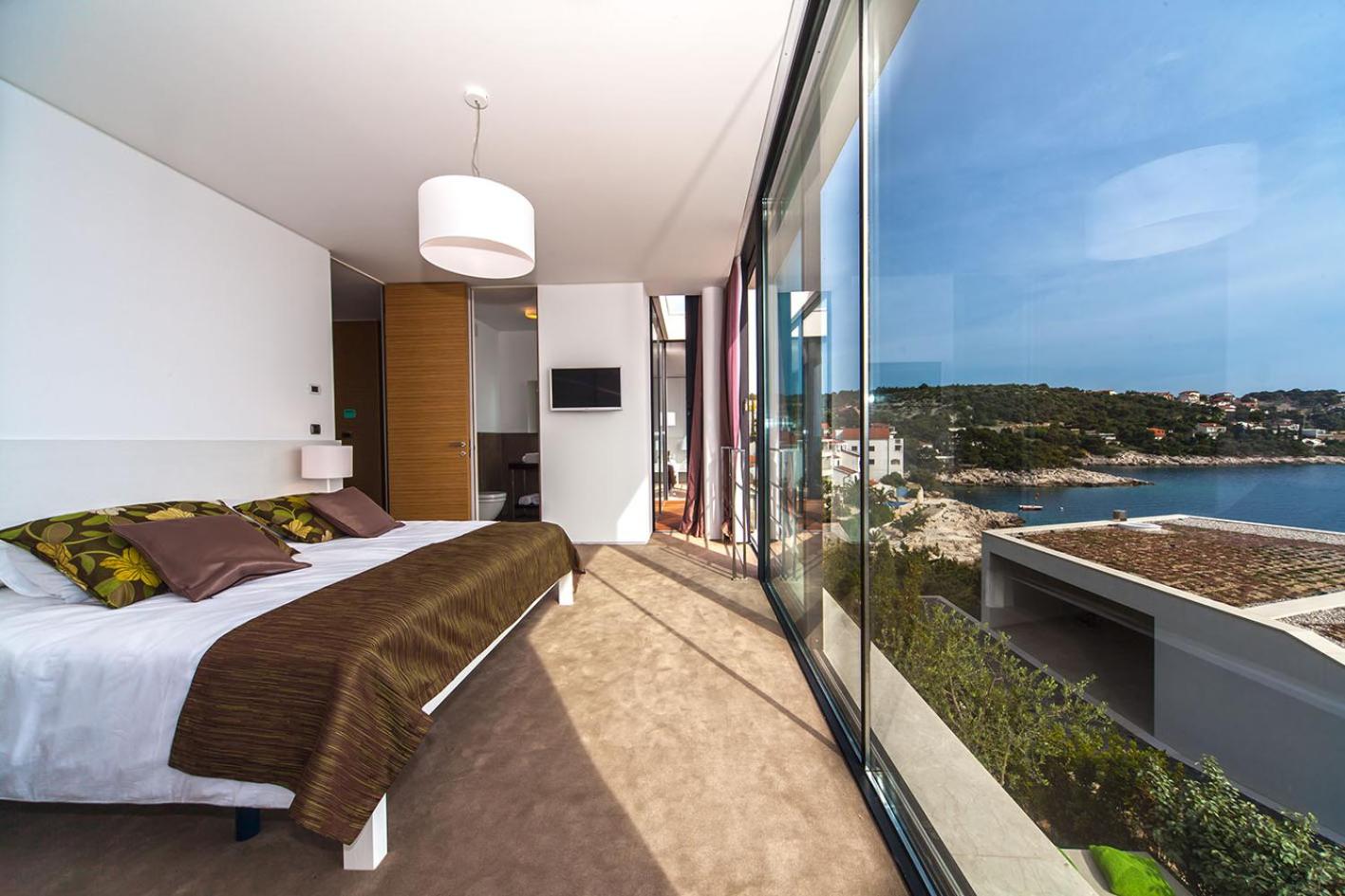Golden Rays Luxury Villas & Apartments