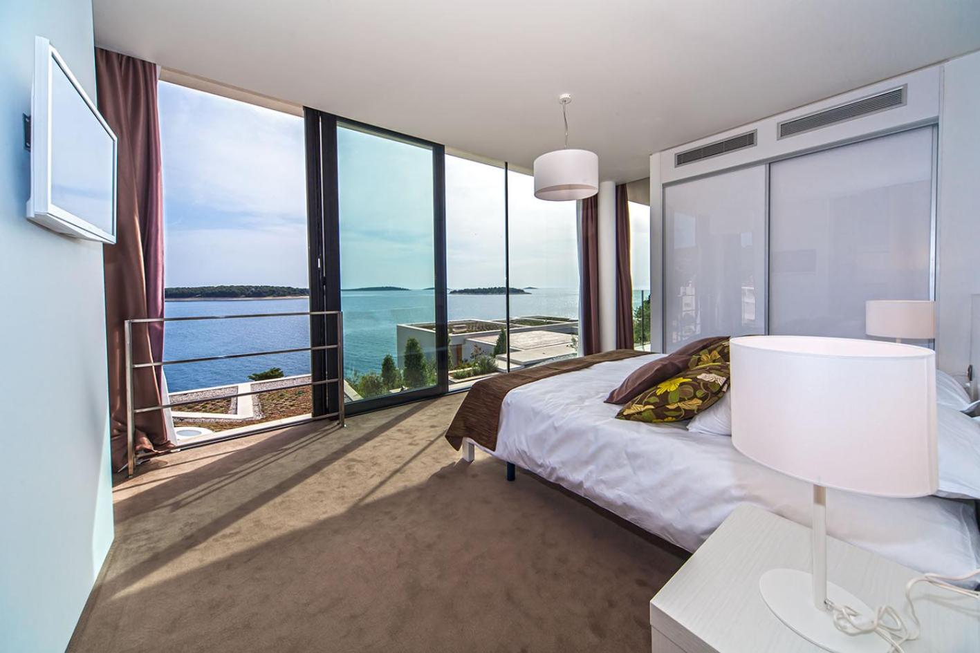 Golden Rays Luxury Villas & Apartments