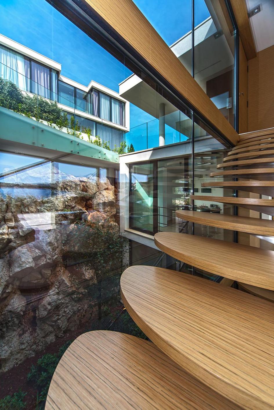 Golden Rays Luxury Villas & Apartments