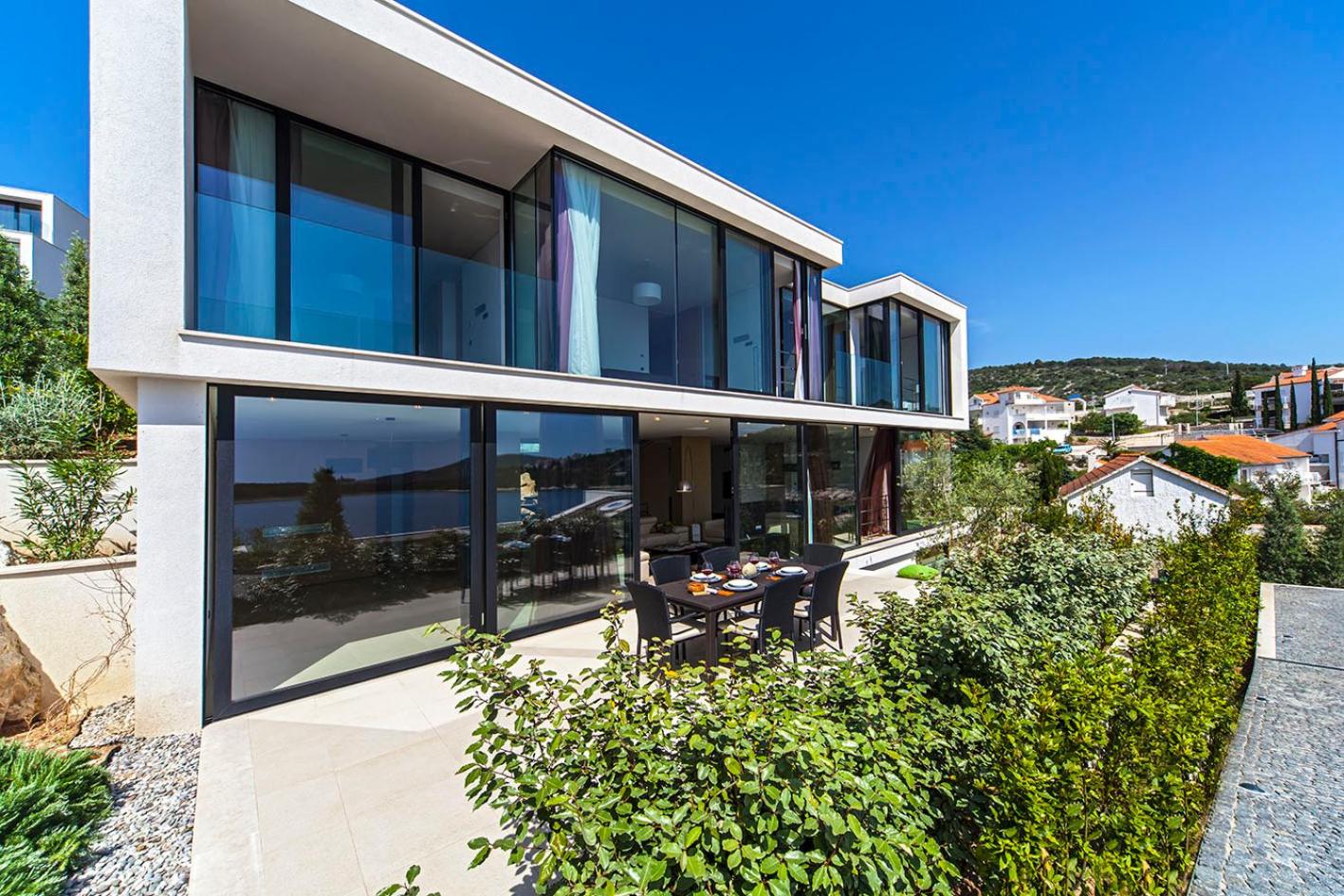Golden Rays Luxury Villas & Apartments
