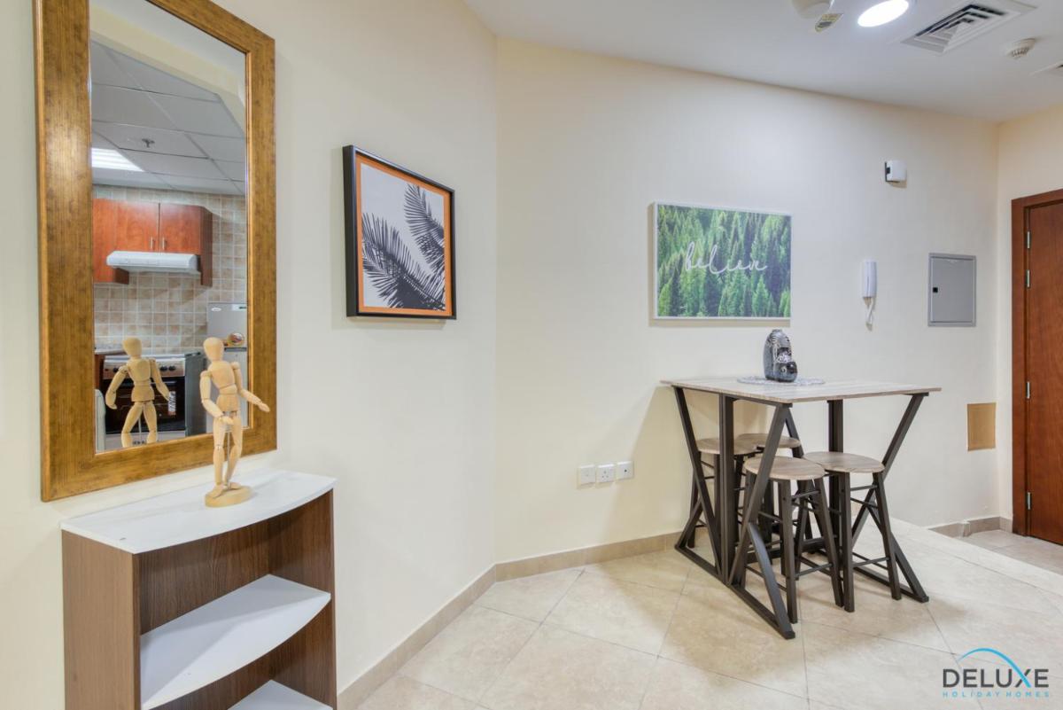 Spotless Studio in Dubai Gate 2 JLT by Deluxe Holiday Homes