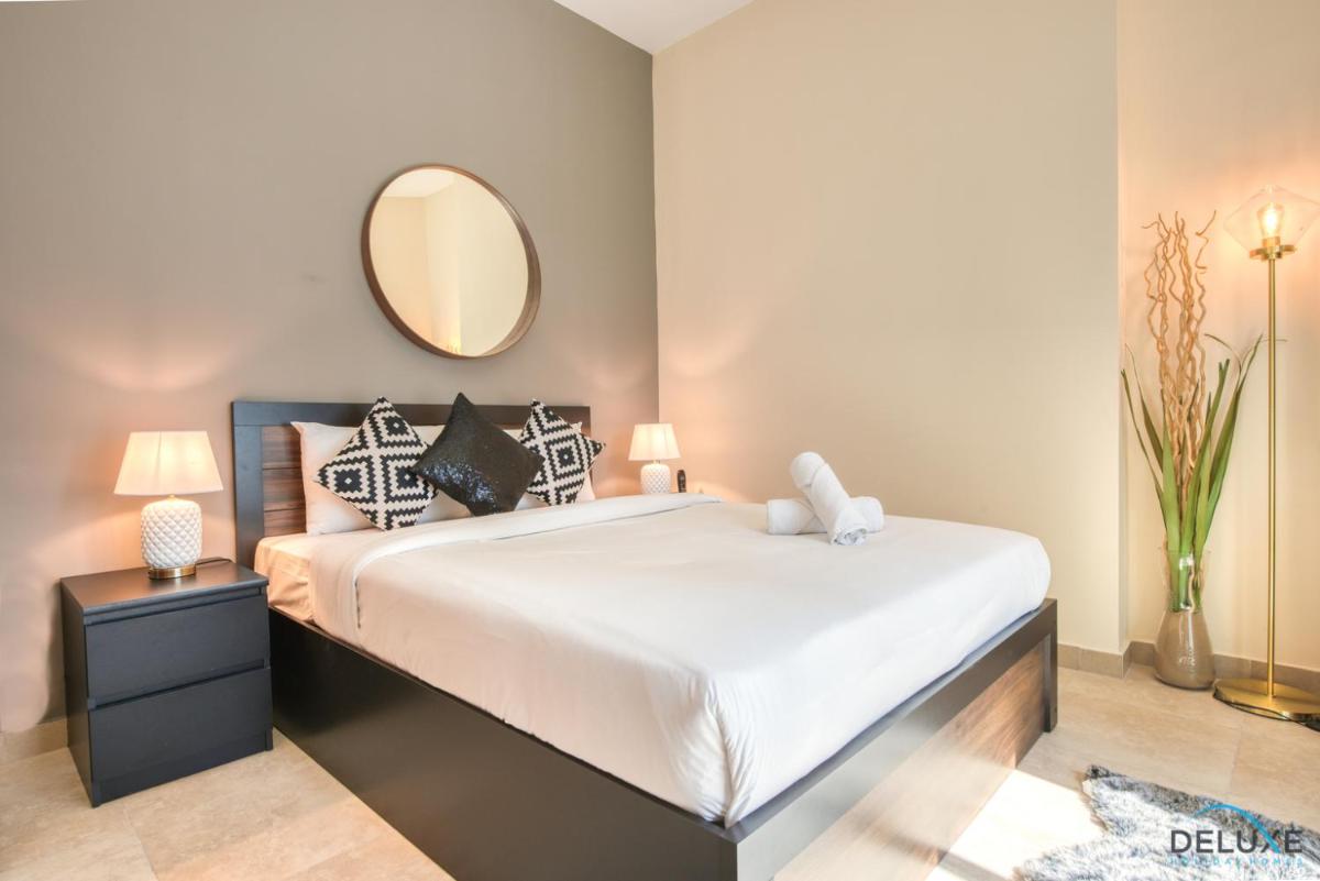 Spotless Studio in Dubai Gate 2 JLT by Deluxe Holiday Homes