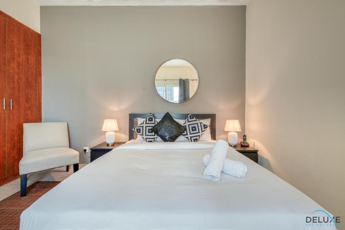 Spotless Studio in Dubai Gate 2 JLT by Deluxe Holiday Homes