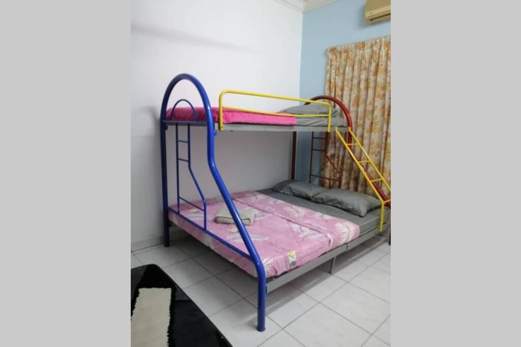 Orked Aeridina Homestay Puchong photo 3