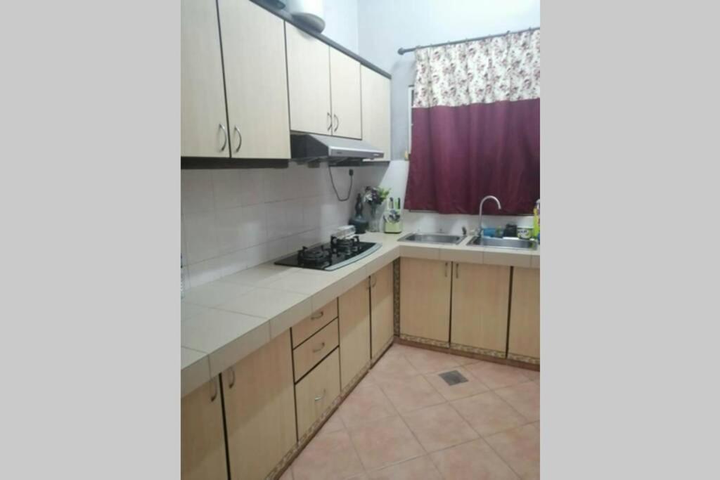 Orked Aeridina Homestay Puchong photo 4