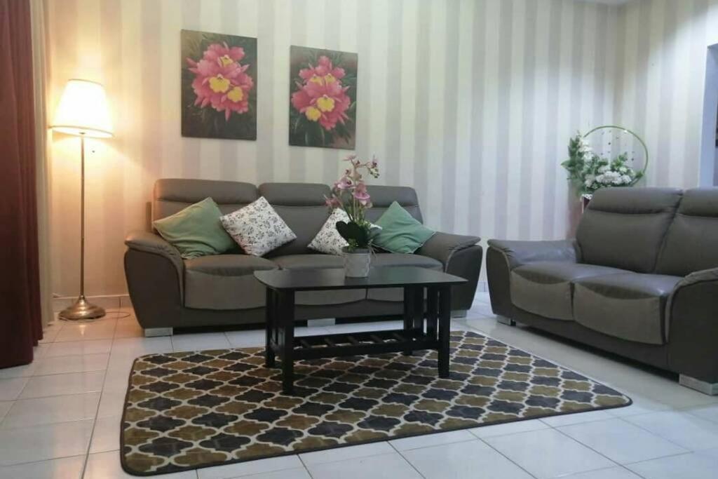 Orked Aeridina Homestay Puchong