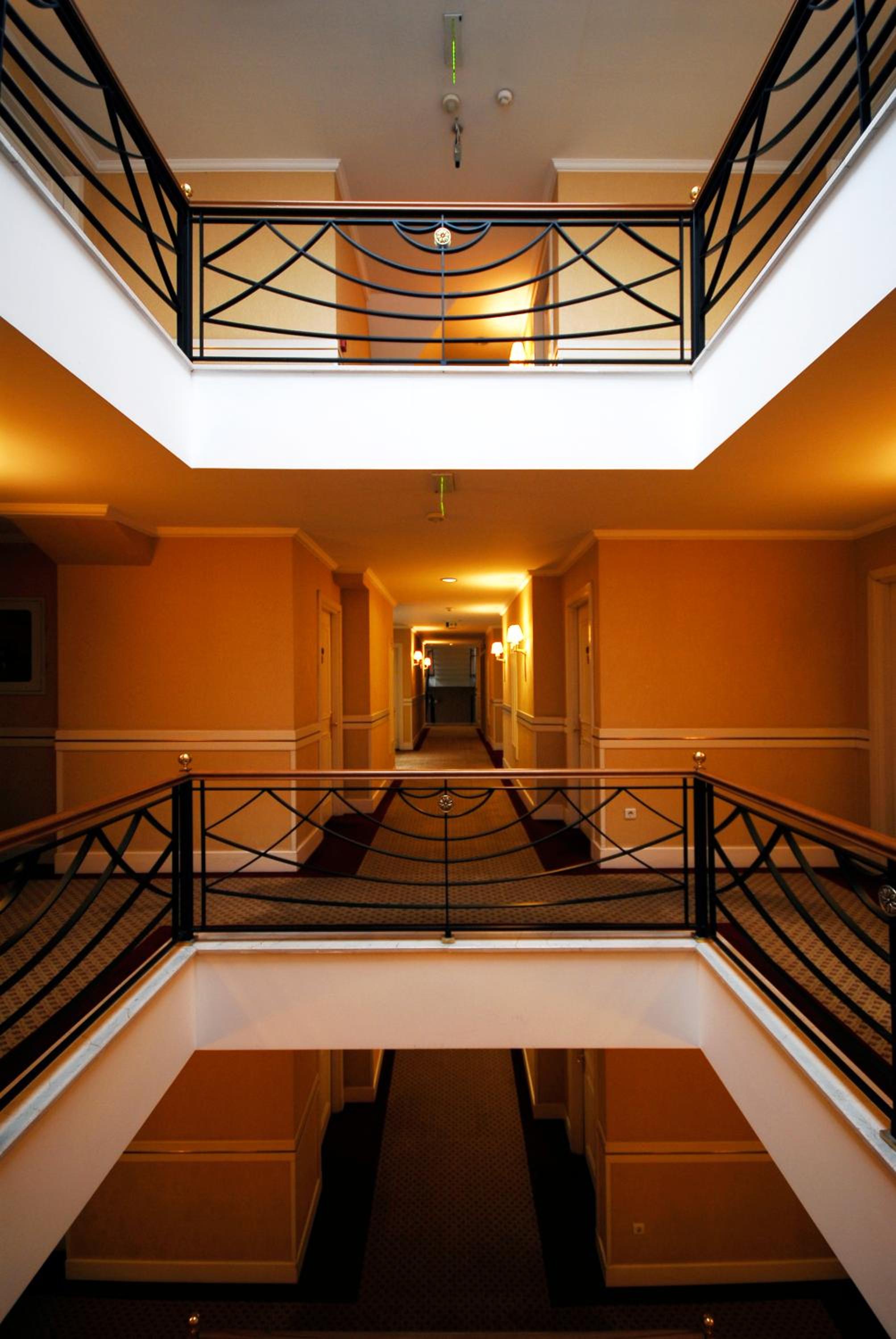 Taksim Metropark Hotel - Image 33