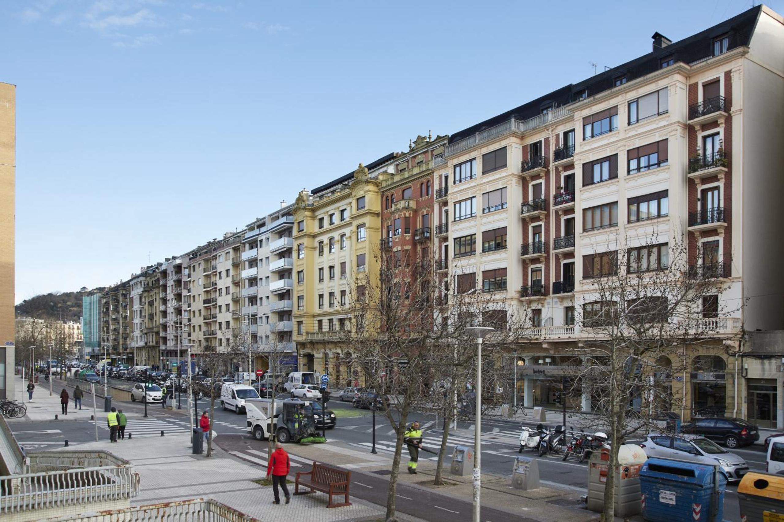 Always Easy I Tabakalera