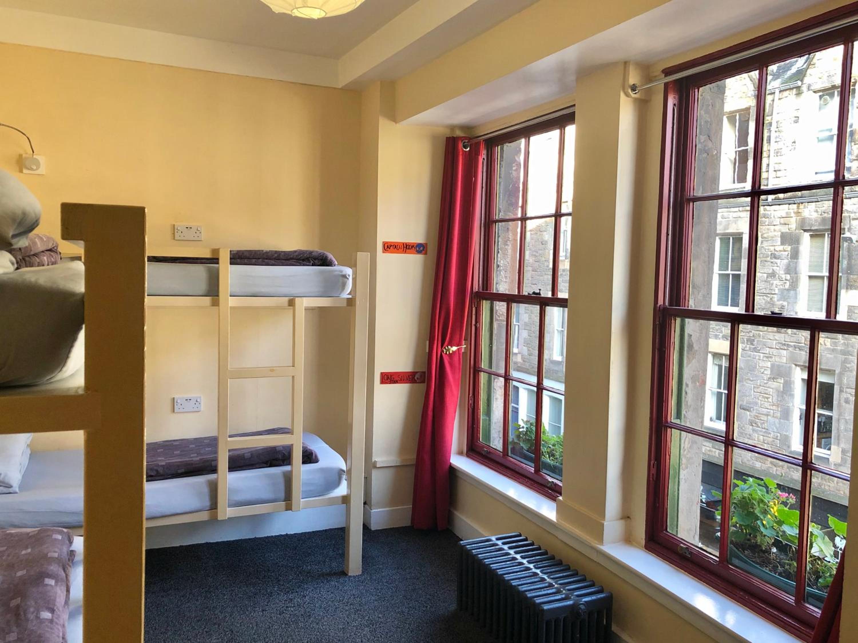 High Street Hostel - Over 18s Only, Backpackers Atmosphere