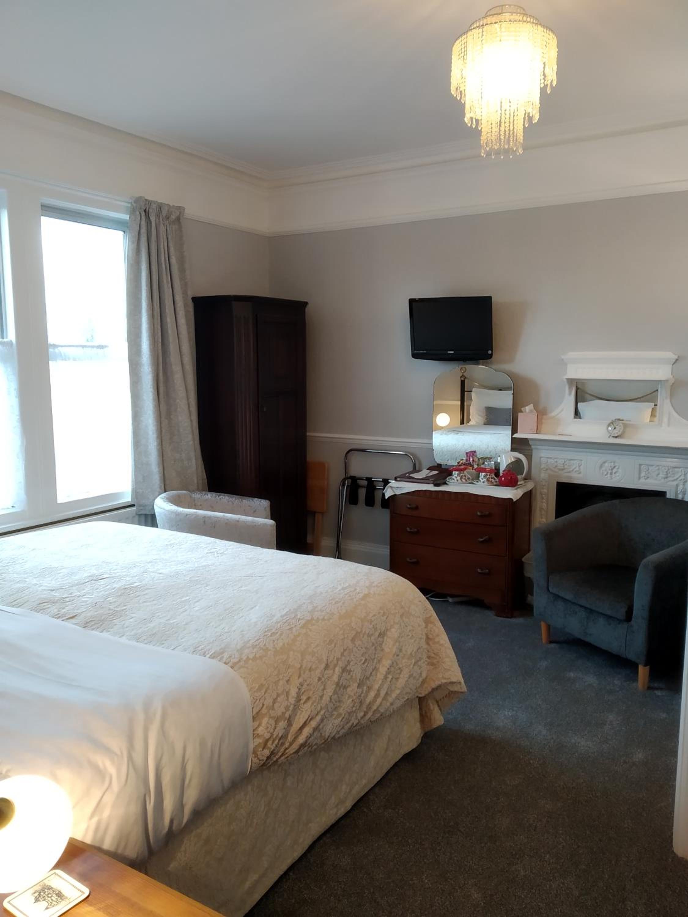 Anton Guest House Bed and Breakfast view 5