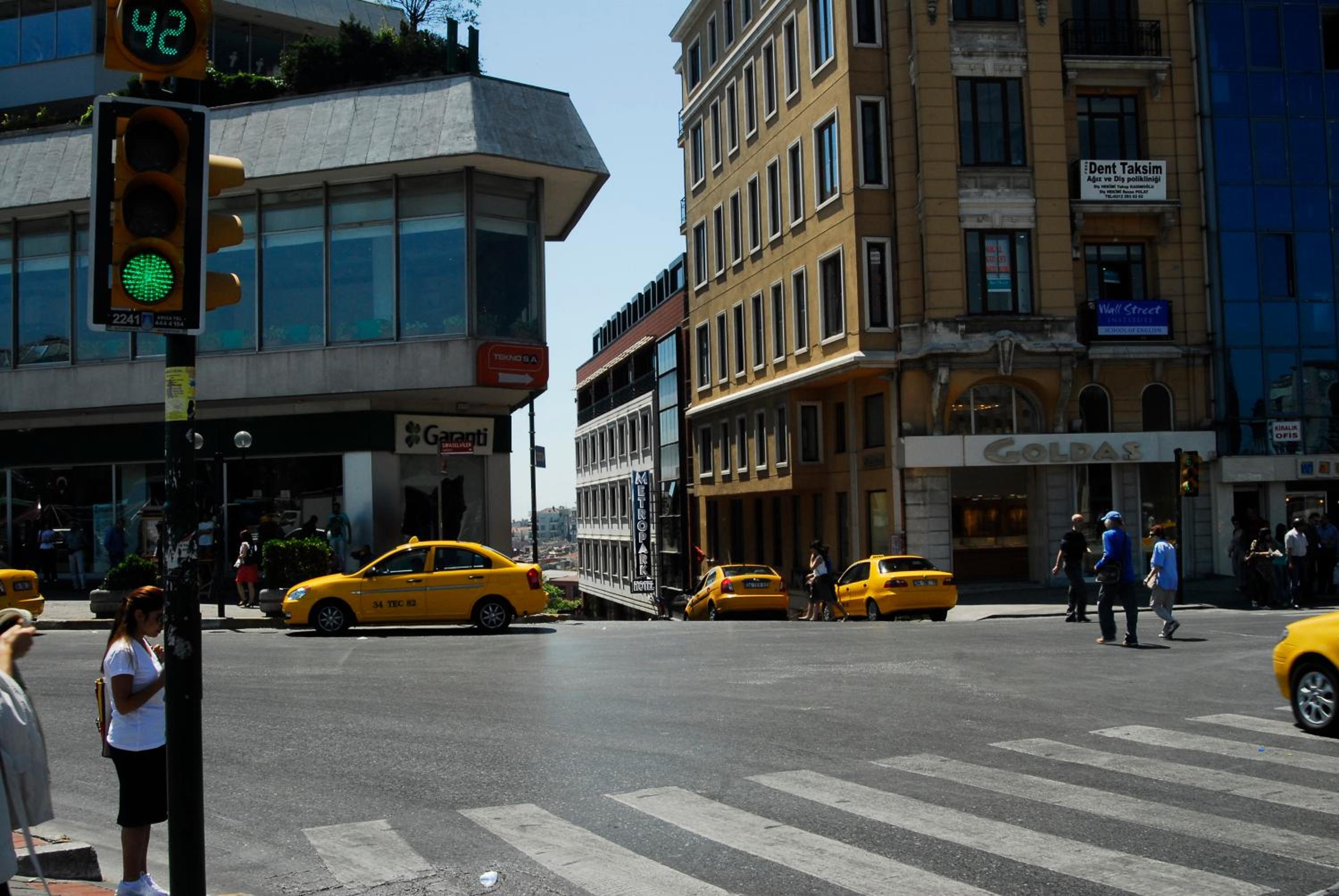 Taksim Metropark Hotel - Image 38