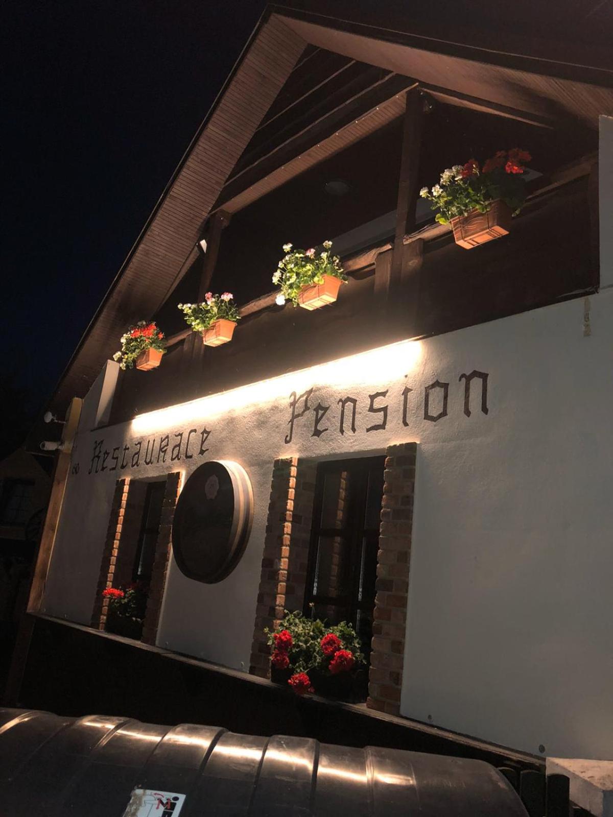 Penzion, Restaurace Jaro Věšín Brdy