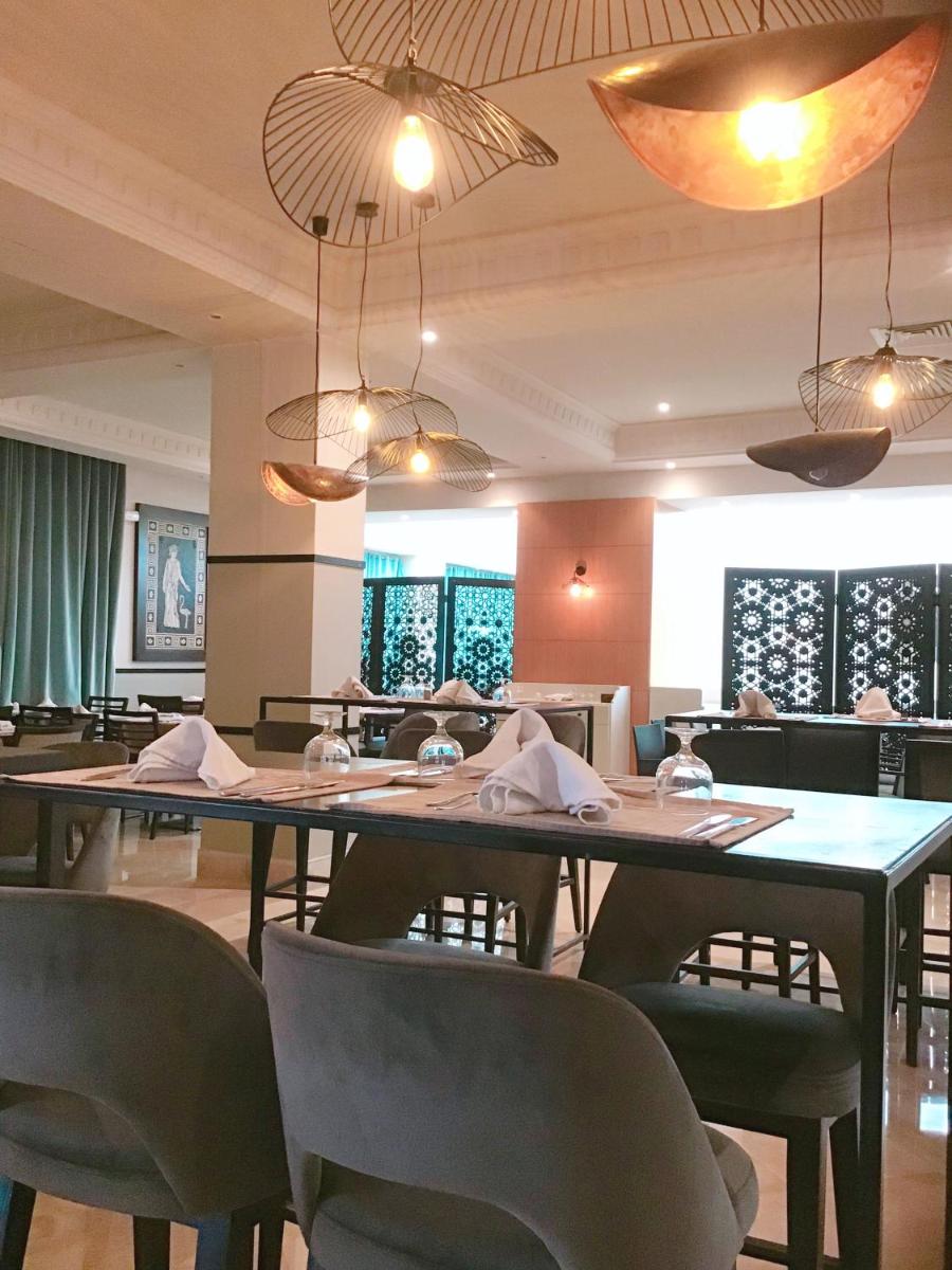 restaurant