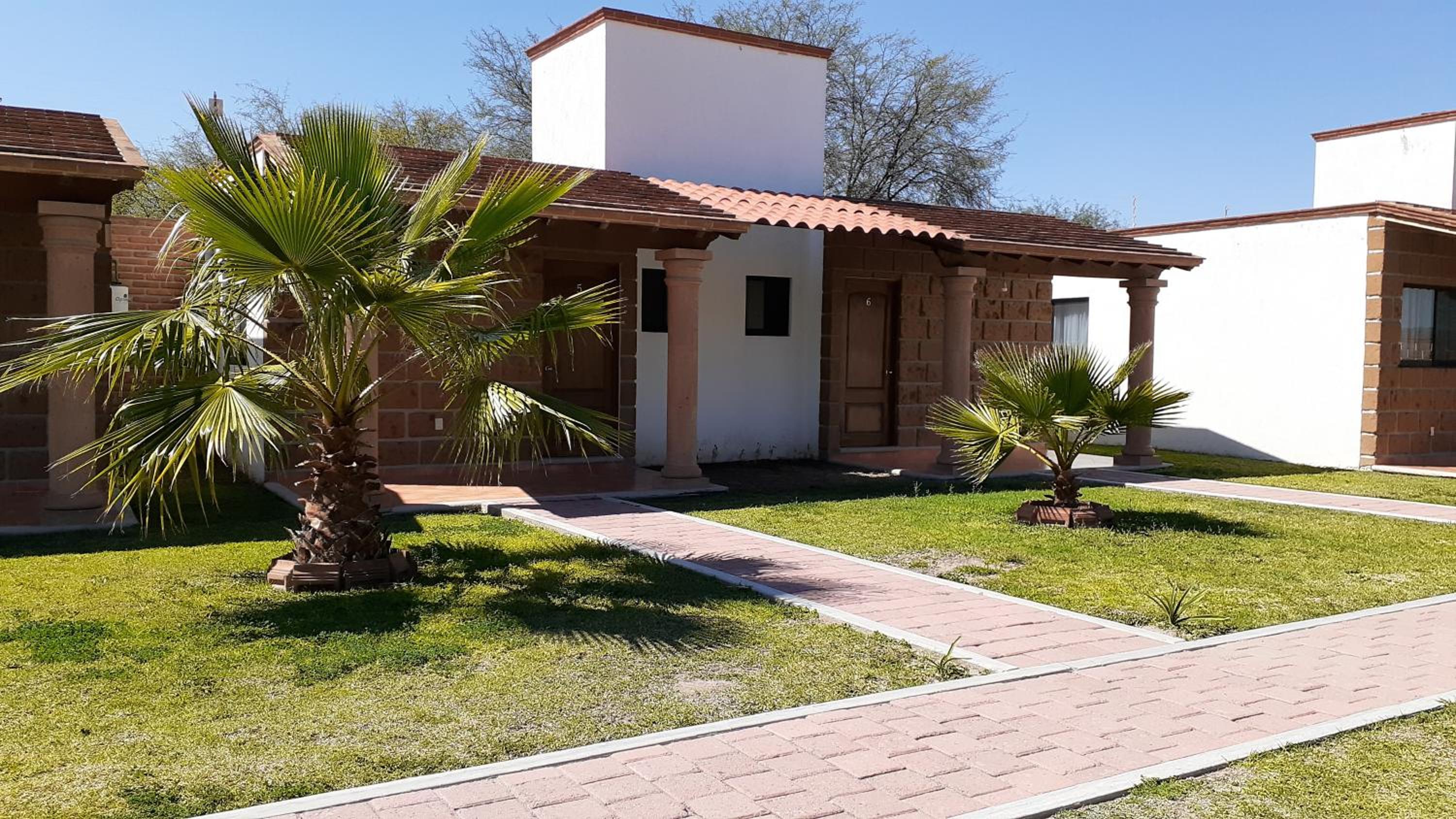 Hotel Villas Amalur - Image 1