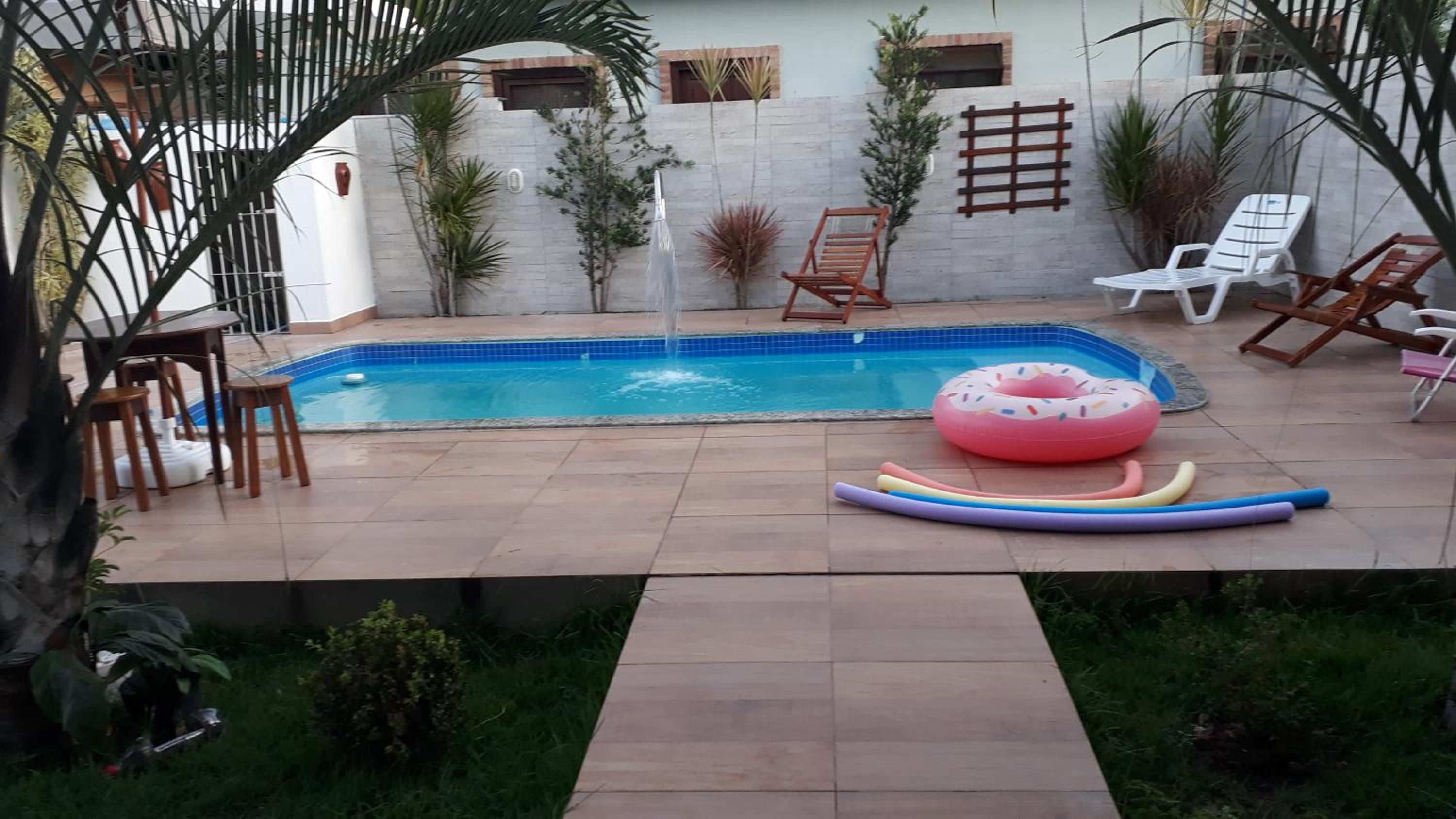 Casa com Piscina em Guaratiba