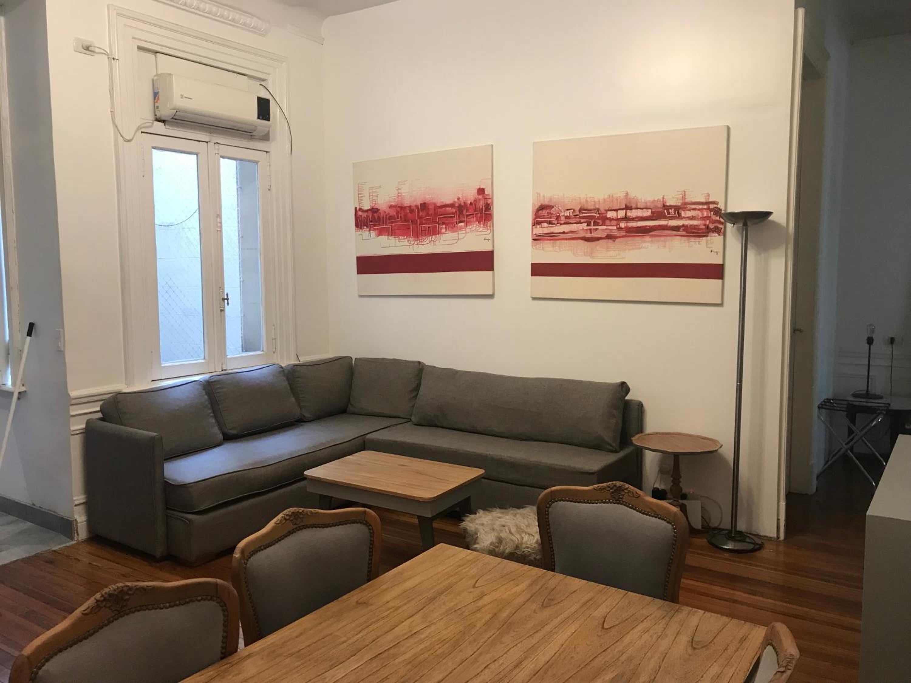Spacious 2BR Historic Apartment Executive Ready Fast WiFi