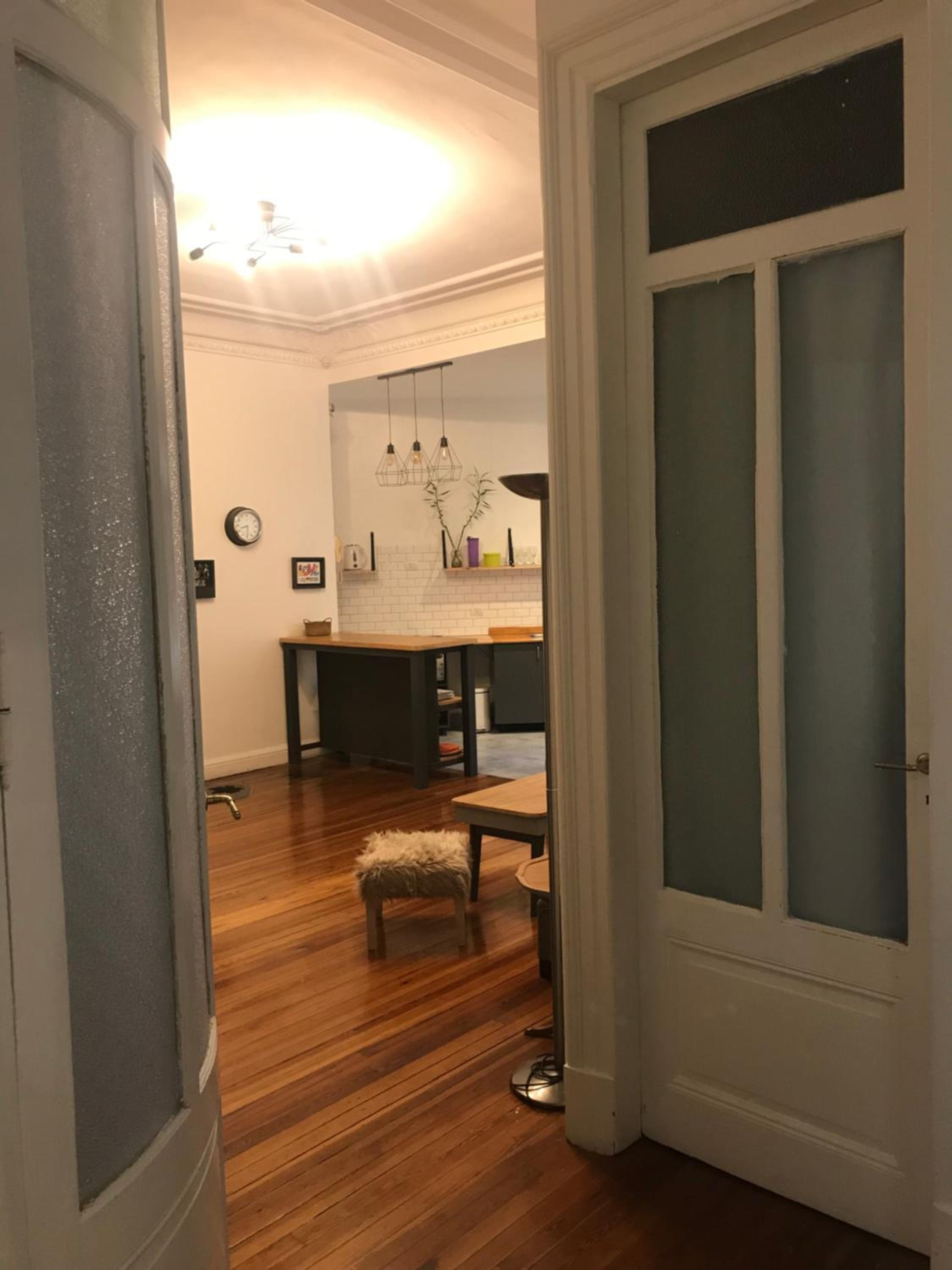 Spacious 2BR Historic Apartment Executive Ready Fast WiFi