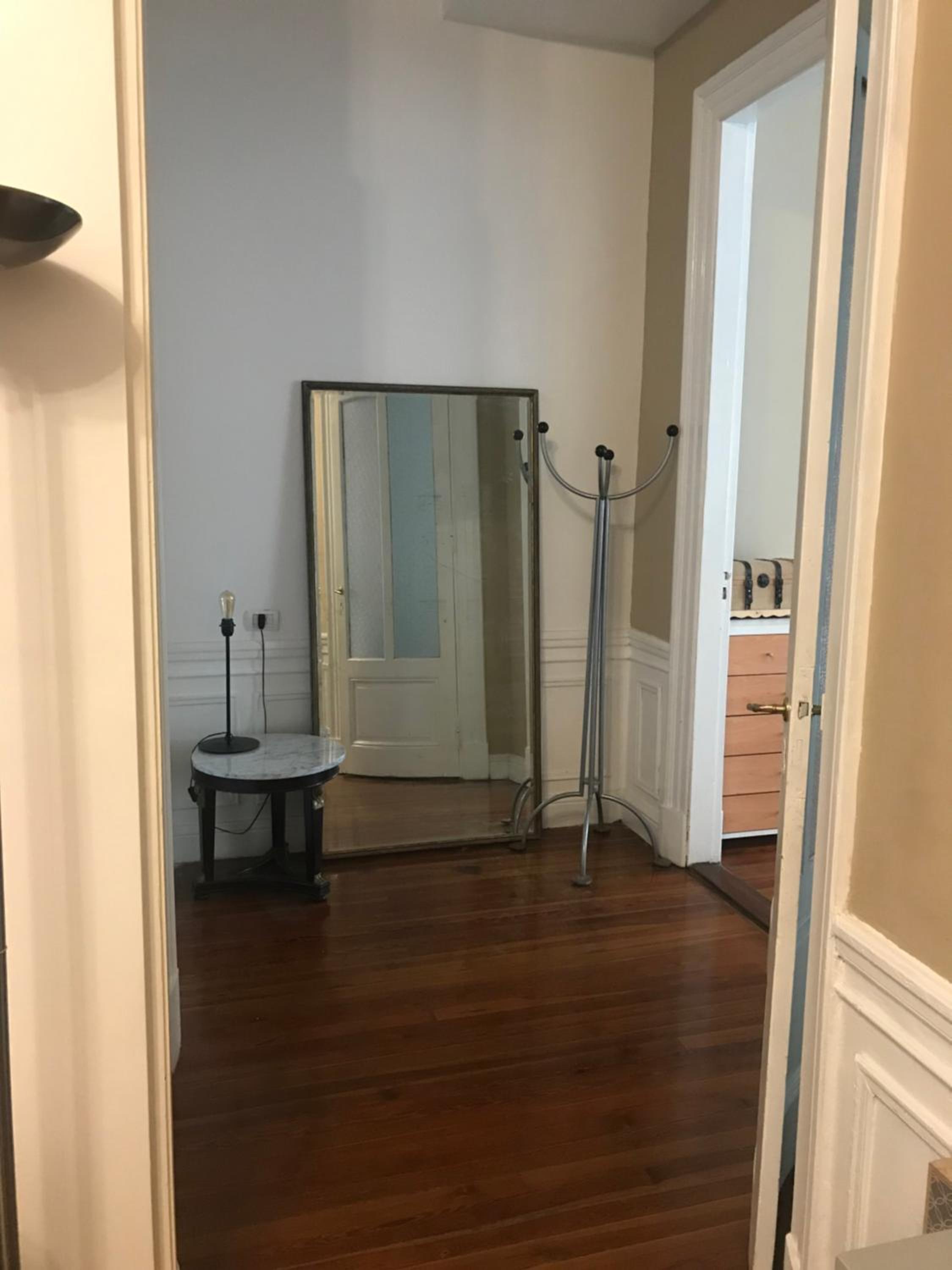 Spacious 2BR Historic Apartment Executive Ready Fast WiFi