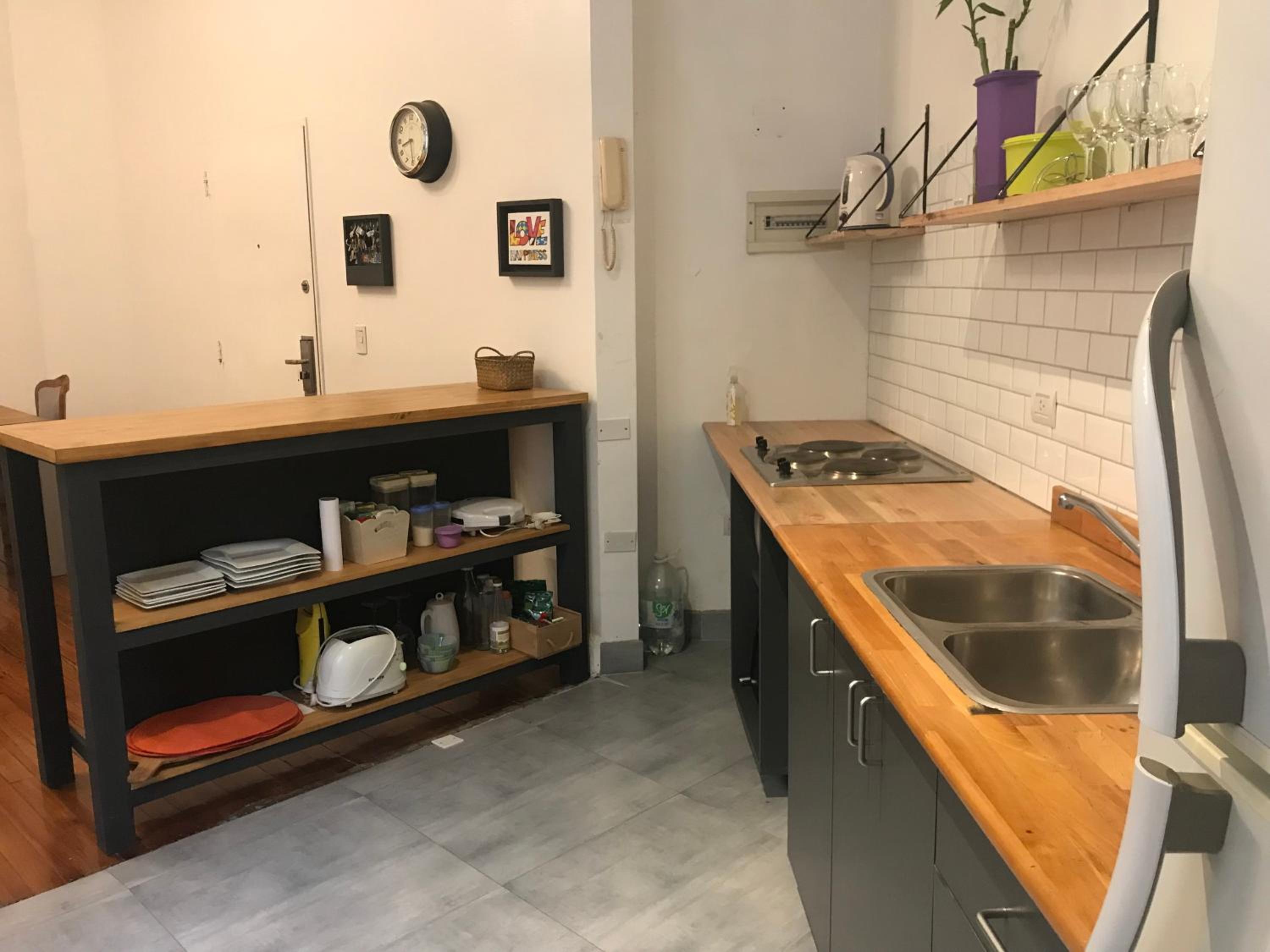 Spacious 2BR Historic Apartment Executive Ready Fast WiFi