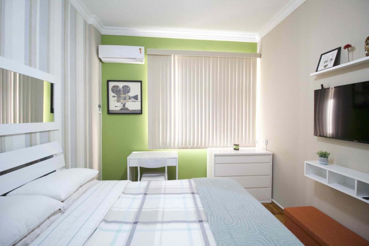 Pineapples VP601 - Apartamento em Ipanema na esquina de Farme de Amoedo