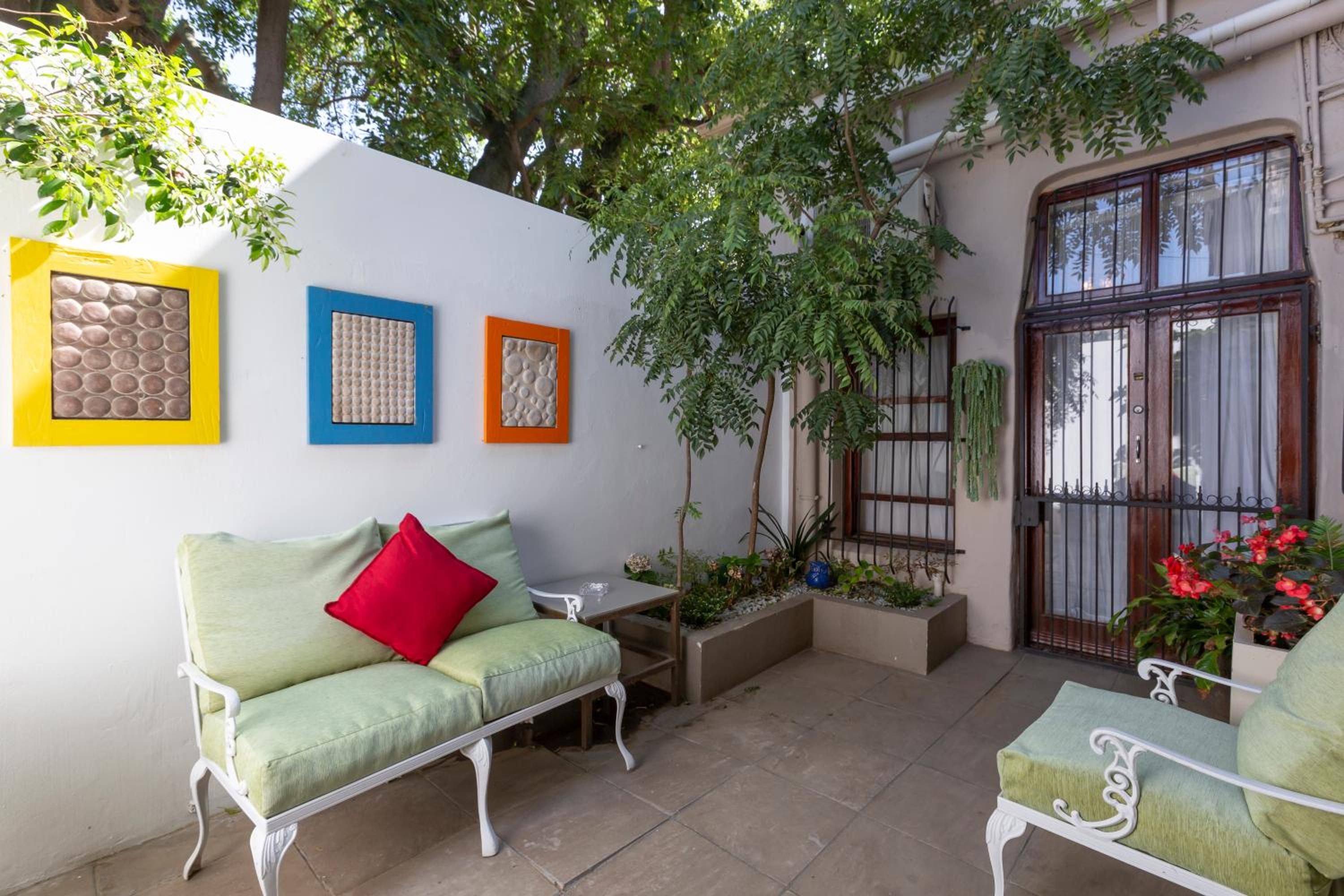 Point B Guest House -Sustainable Solar Energy