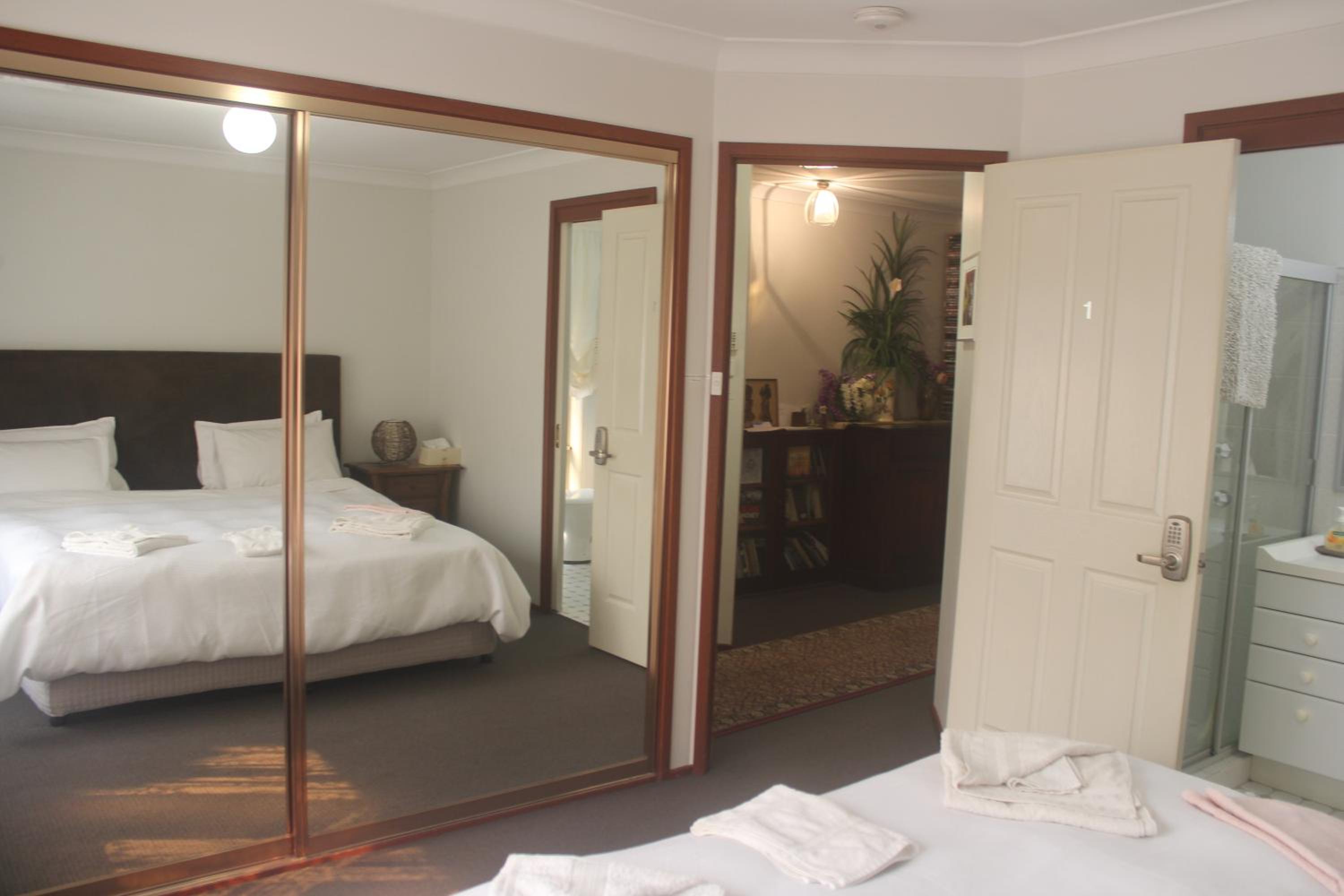 JOHN HUNTER B&B
