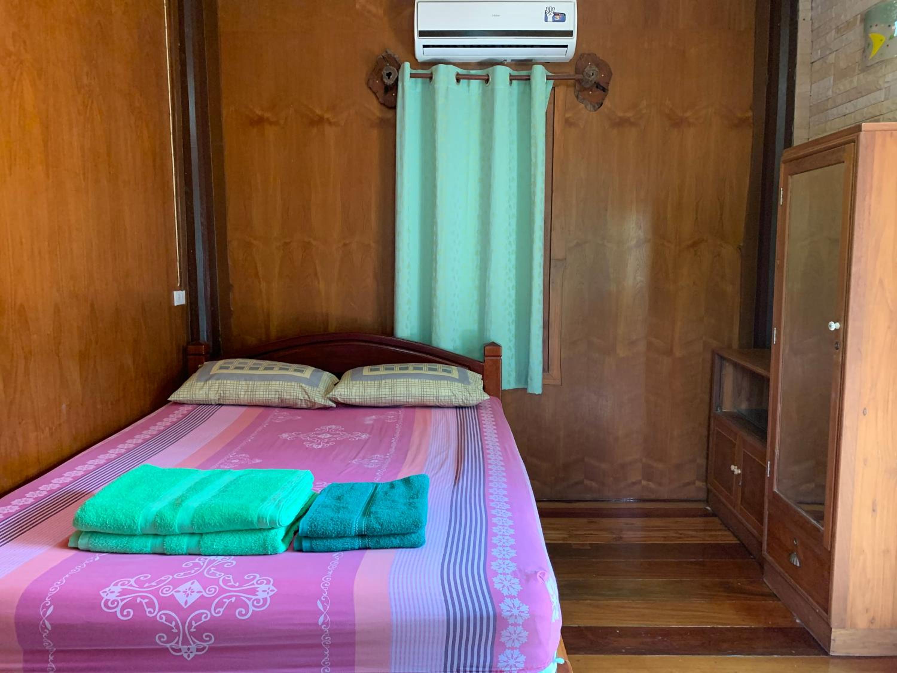 Pana and River Homestay Kang Krachan view 4