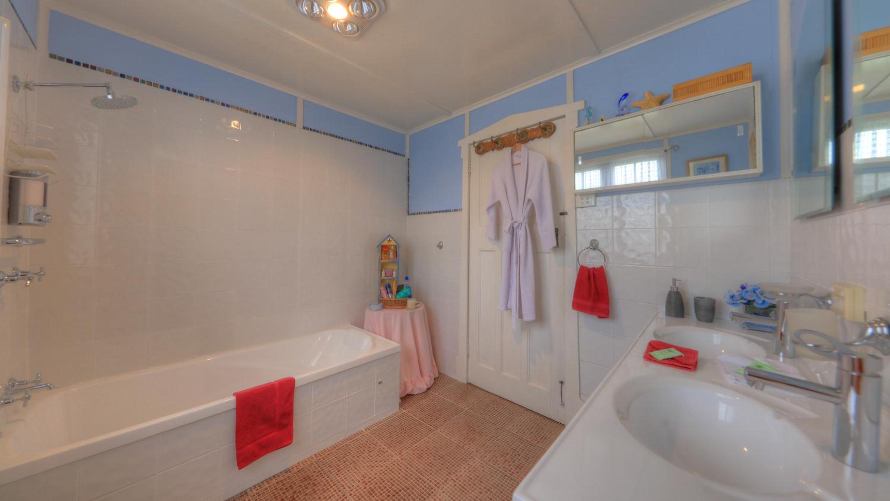 Andavine House - Bed & Breakfast