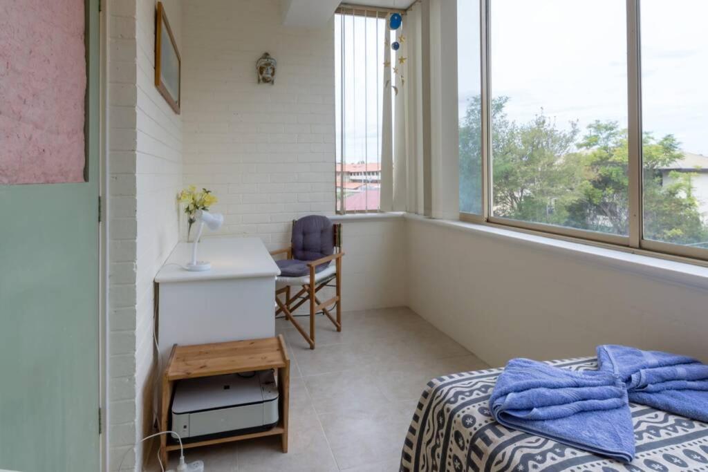 B6 Crawley Apartment 1 BRM & Sleepout near UWA