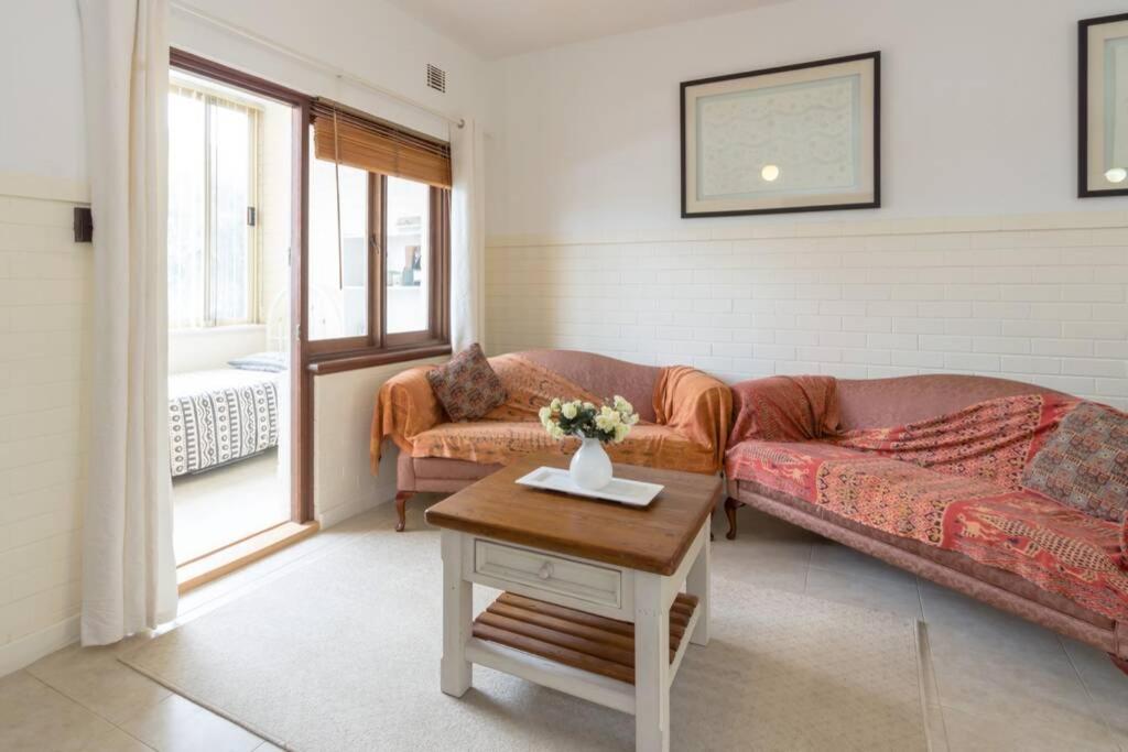 B6 Crawley Apartment 1 BRM & Sleepout near UWA