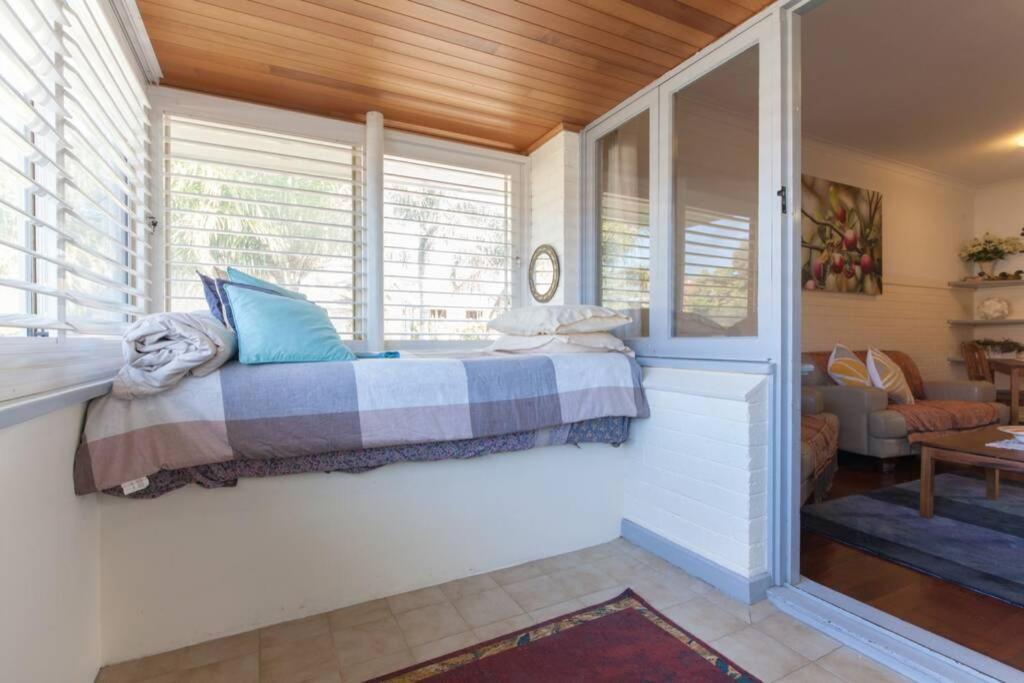 B7 Crawley Apartment 1 BRM & Sleepout near UWA