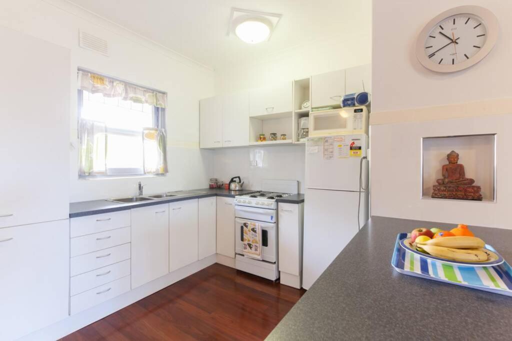 B7 Crawley Apartment 1 BRM & Sleepout near UWA