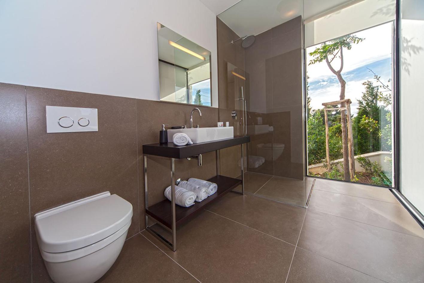 Golden Rays Luxury Villas & Apartments
