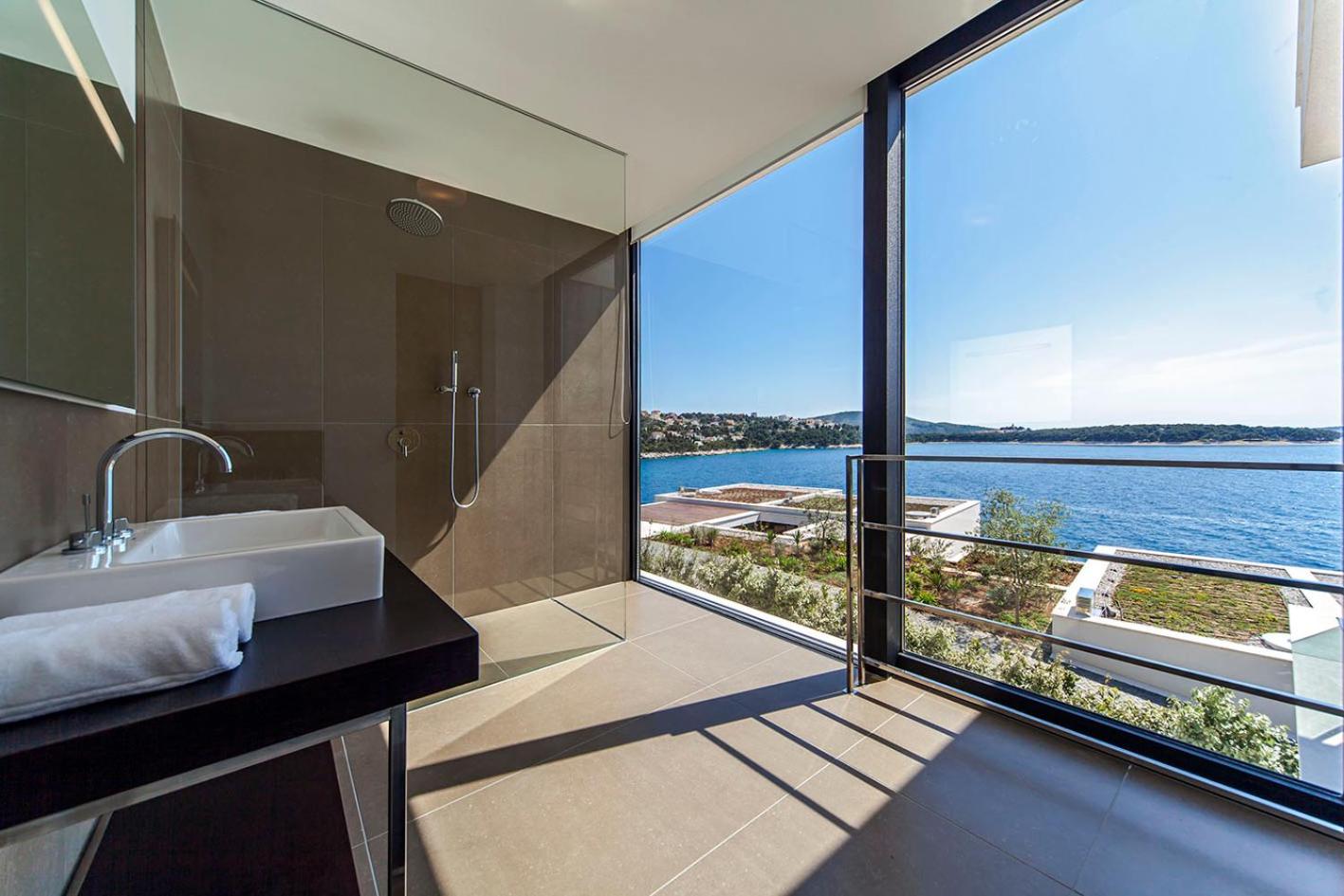 Golden Rays Luxury Villas & Apartments