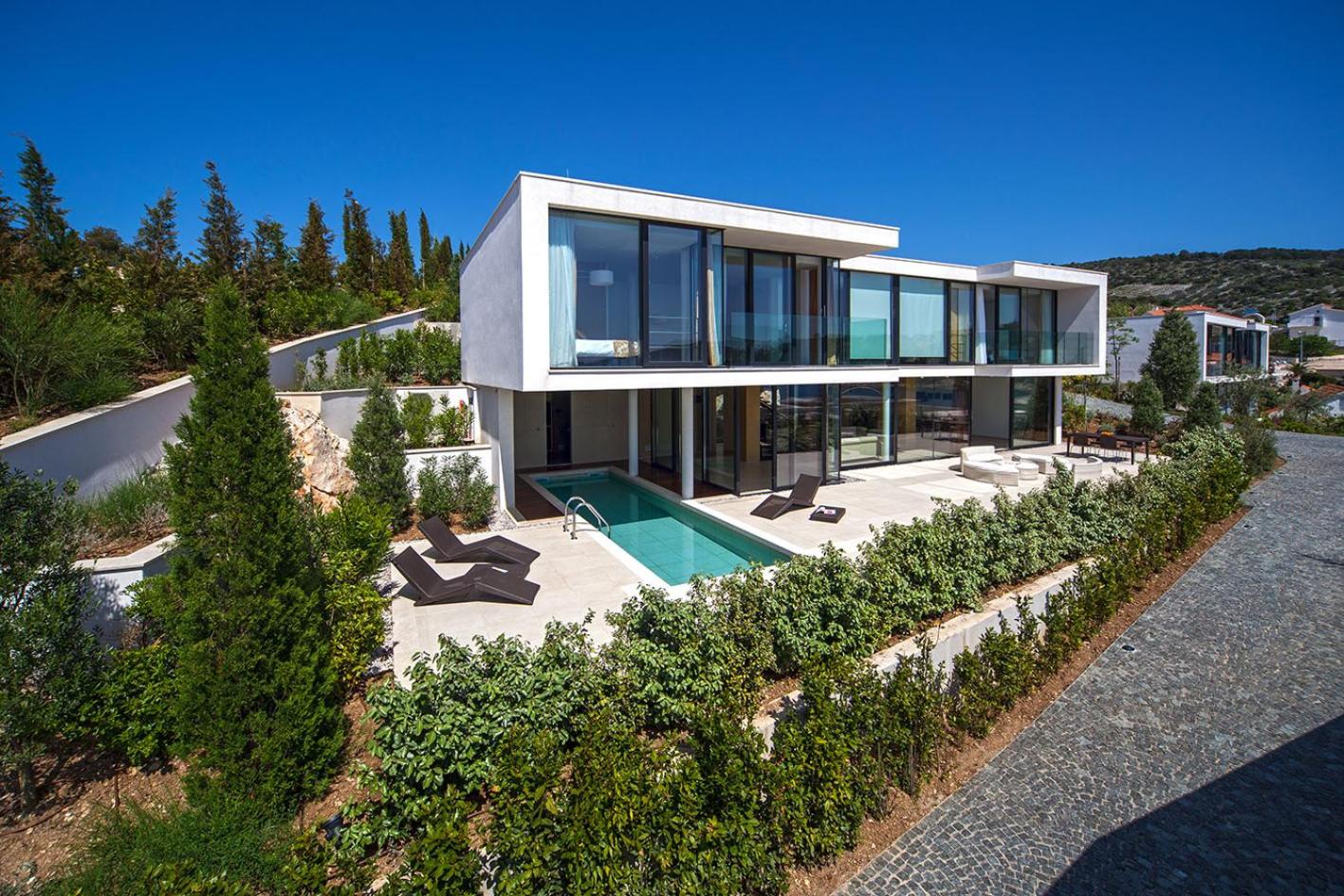 Golden Rays Luxury Villas & Apartments