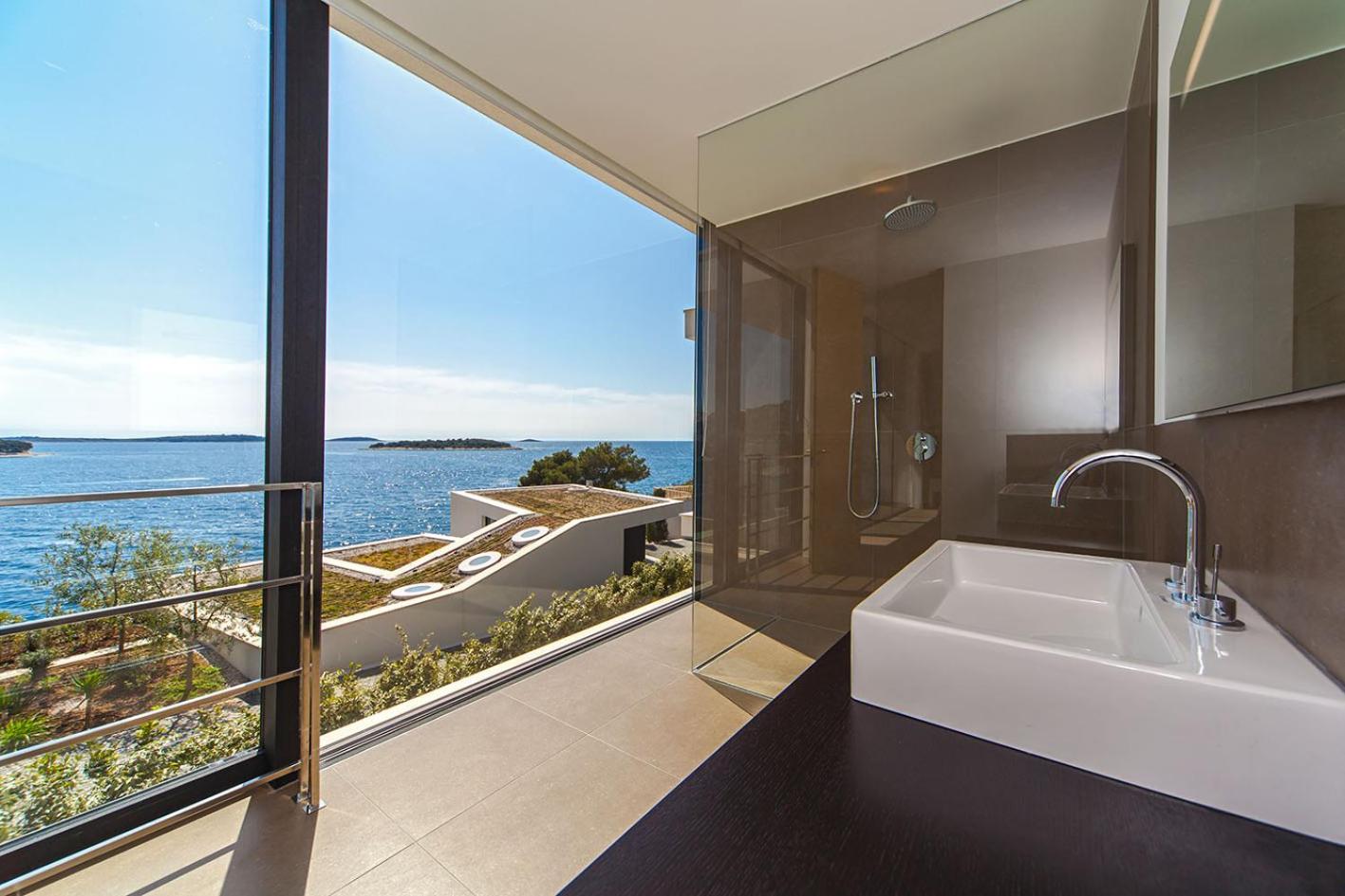 Golden Rays Luxury Villas & Apartments
