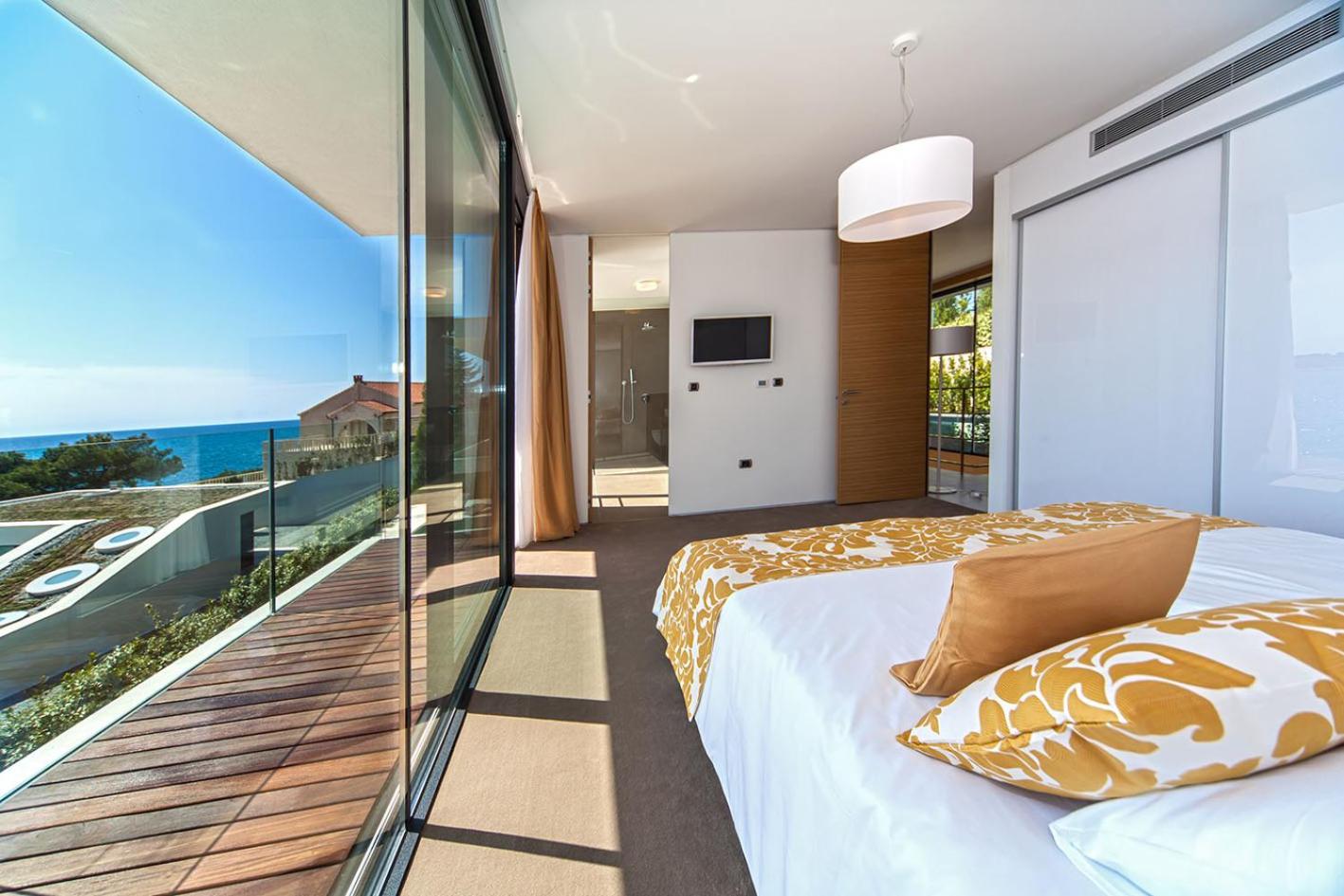 Golden Rays Luxury Villas & Apartments
