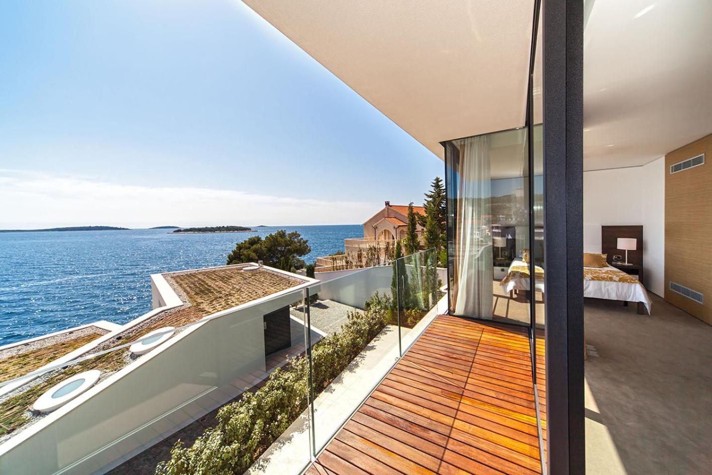 Golden Rays Luxury Villas & Apartments